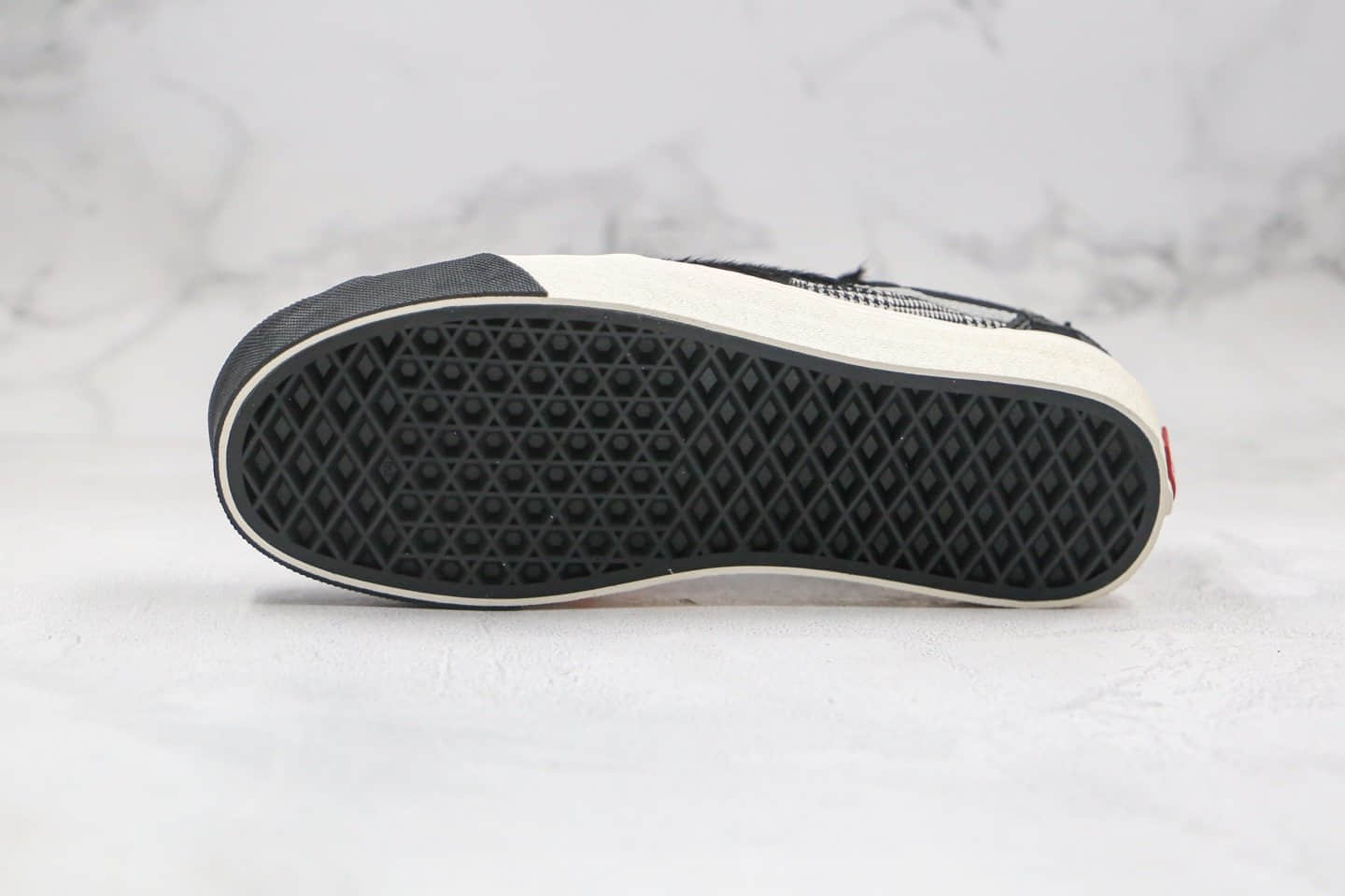 万斯Vans Bold Ni Patchwork III Black Truewht x Size联名款公司级版本吴亦凡同款鬃毛拼接格子黑白色硫化板鞋原盒原标 货号:VN0A3WLP4UM1