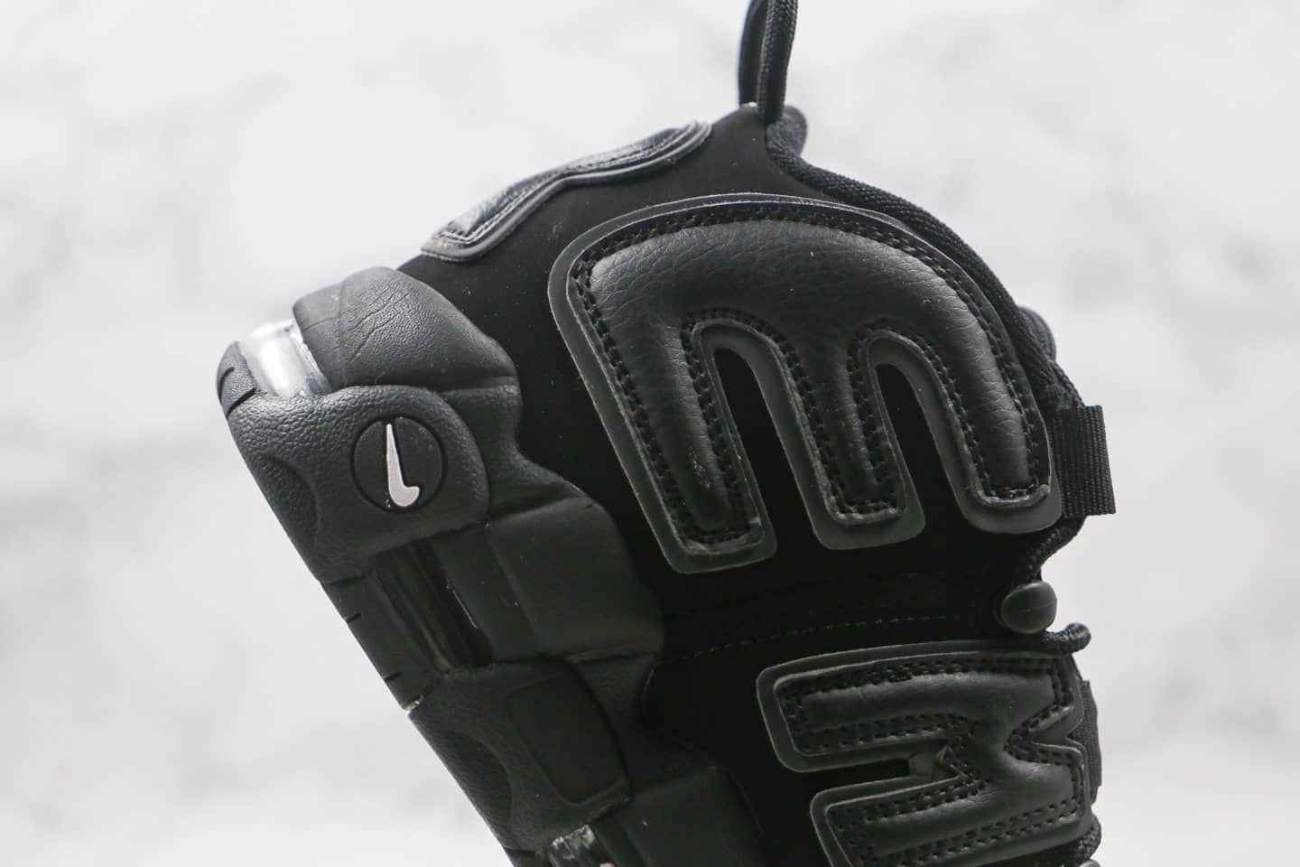 耐克Supreme x Nike Air More Uptempo纯原版本联名大Air皮蓬篮球鞋黑色原盒原标 货号：902290-001