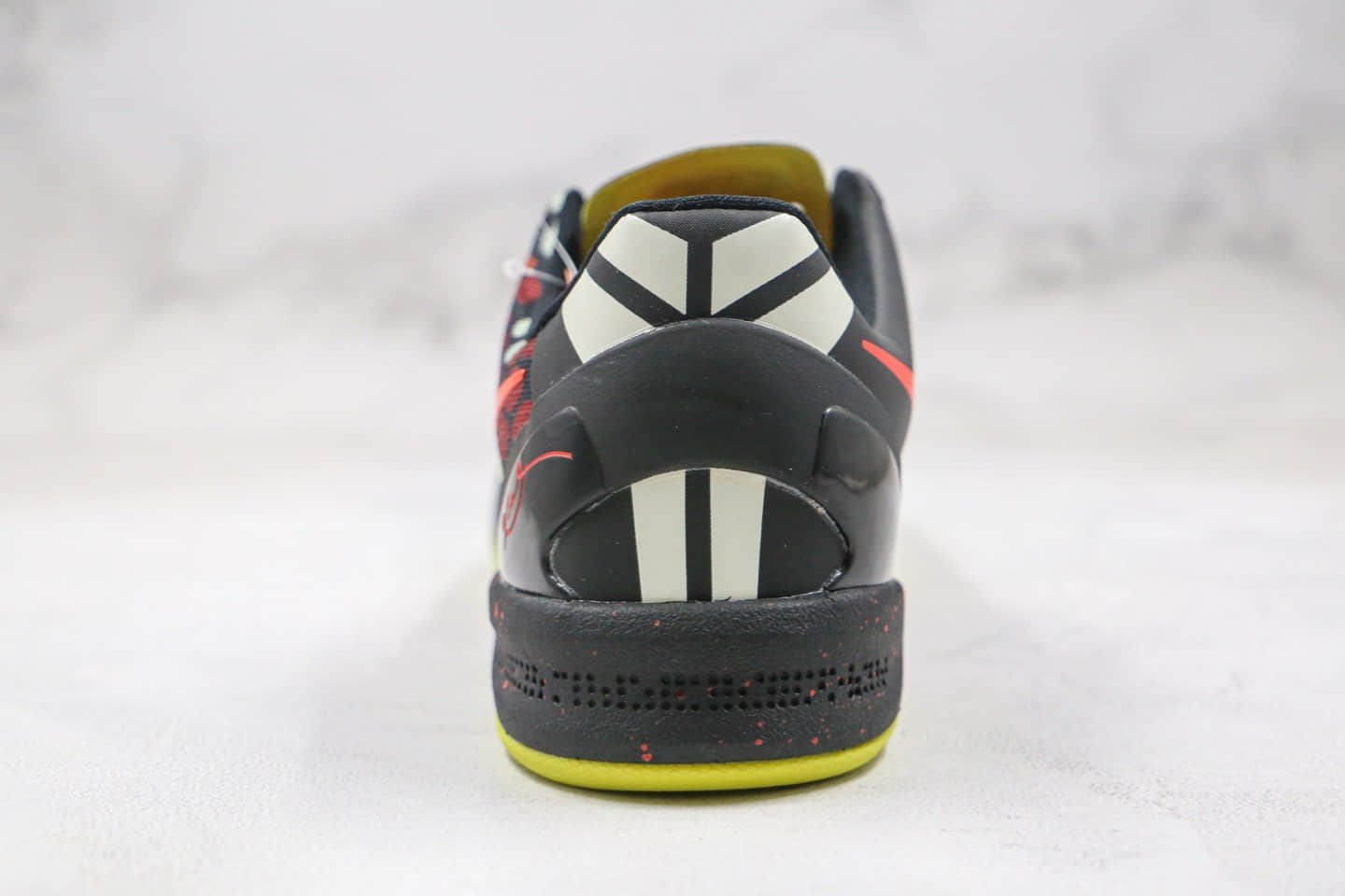耐克Nike Kobe 8 System纯原版本科比8代圣诞大战配色篮球鞋内置碳板气垫支持实战 货号:555286-060