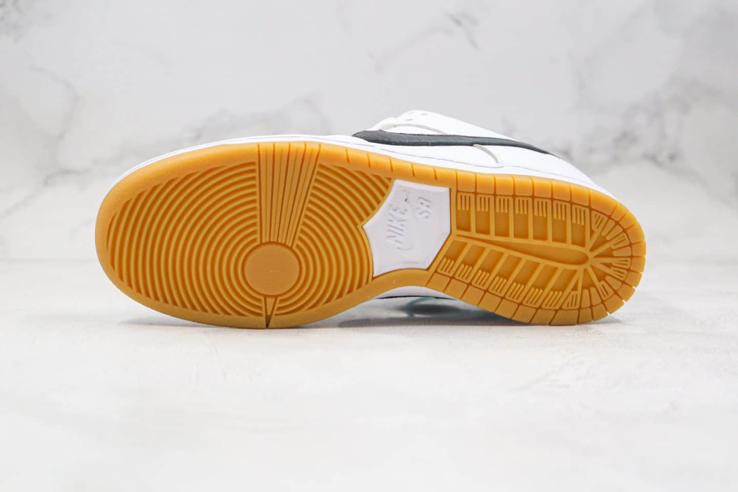 耐克Nike SB Dunk Low Pro ISO纯原版本低帮SB DUNK生胶白黑色板鞋内置后跟Zoom气垫 货号：CD2563-100