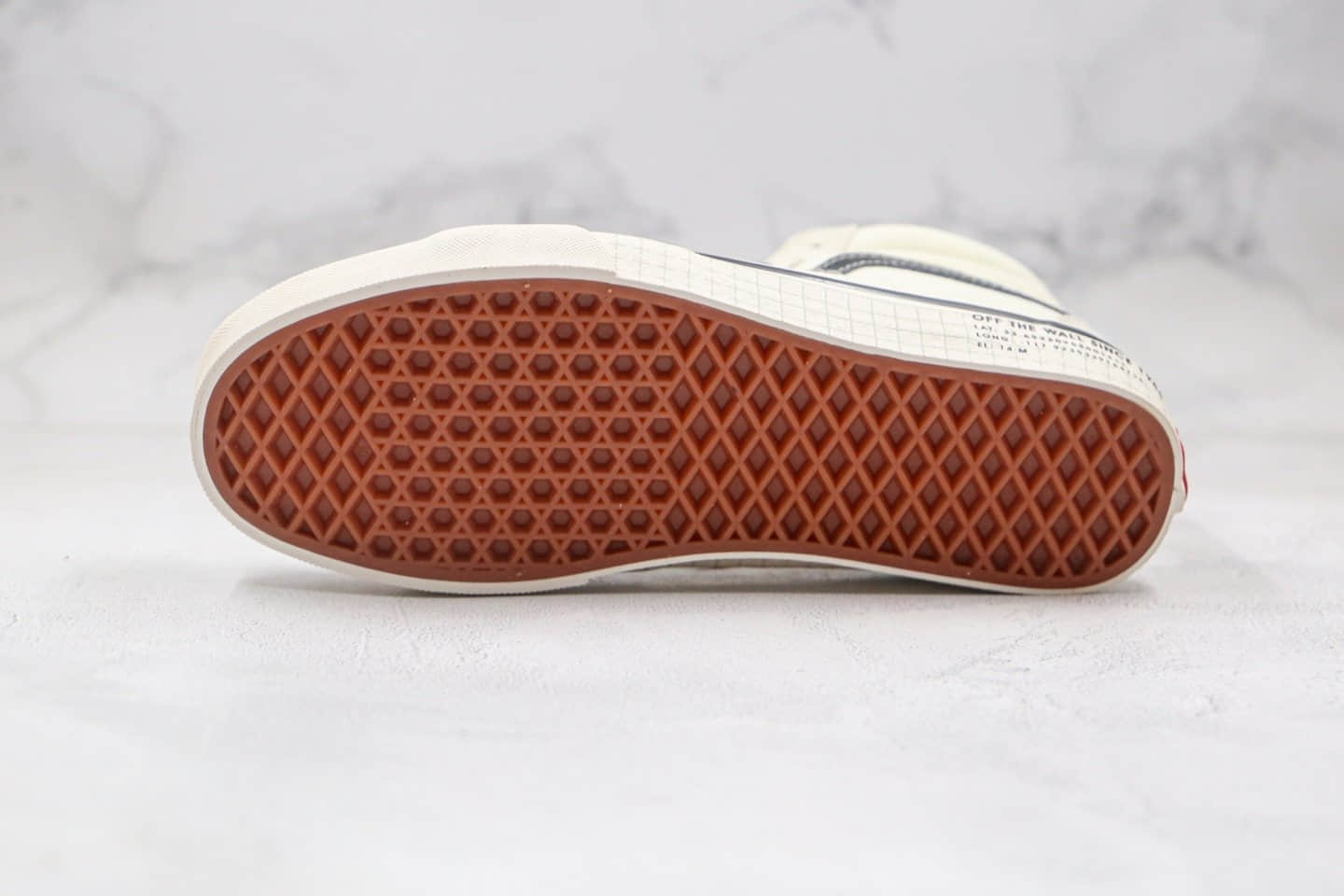 万斯Vans Sk8-Hi公司级版本高帮板鞋米白黑色网格原档案数据开发 货号:VN0A4BV622H