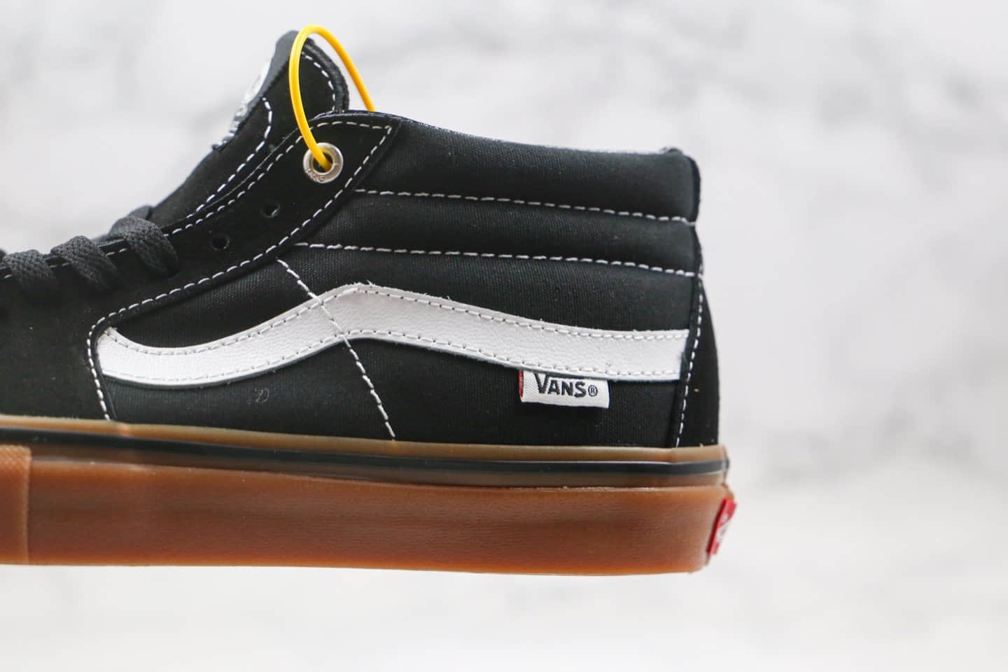 万斯Vans SK8-Mid公司级版本中帮硫化板鞋黑生胶原纸版楦型打造 货号:VN0A36ENMV58
