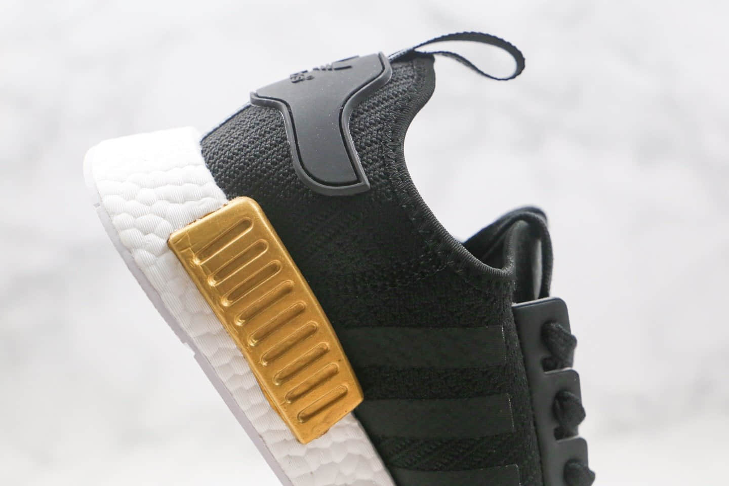 阿迪达斯Adidas NMD R1 Primeknit Triple Black纯原版本爆米花跑鞋NMD R1黑金色内置原厂巴斯夫大底 货号:EG6702