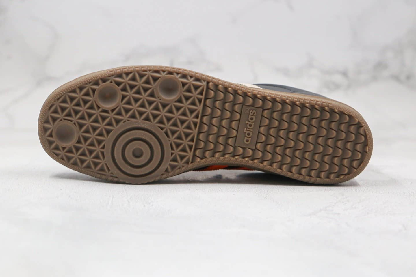 阿迪达斯Adidas Samba OG FT纯原版本桑巴训练鞋白黑绿橙色内置NFC芯片感应 货号:FW5386