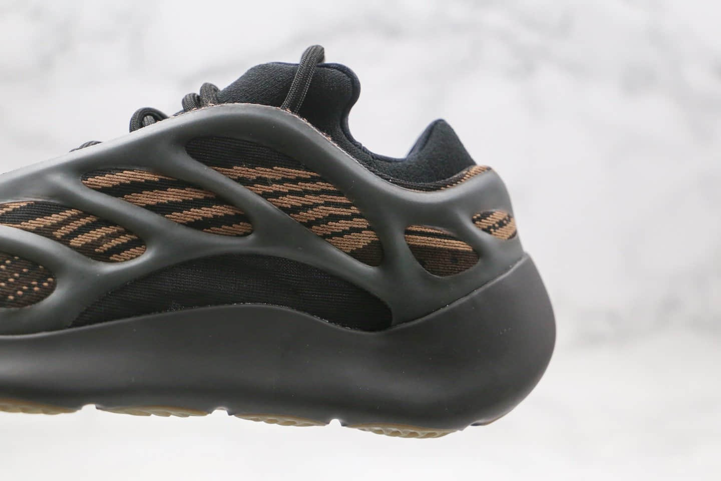 阿迪达斯Adidas yeezy 700V3纯原版本椰子700V3异形黑褐色爆米花跑鞋原档案数据开发原盒原标 货号:GY0189
