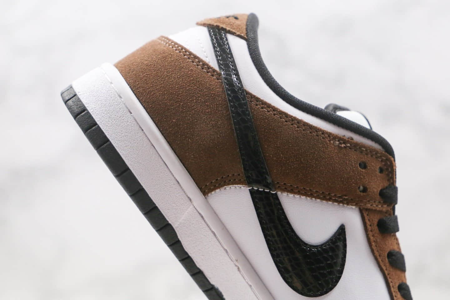 耐克Nike SB Dunk Low SP Trail End Brown纯原版本低帮SB DUNK棕白色蛇纹板鞋内置后跟Zoom气垫 货号：304292-102