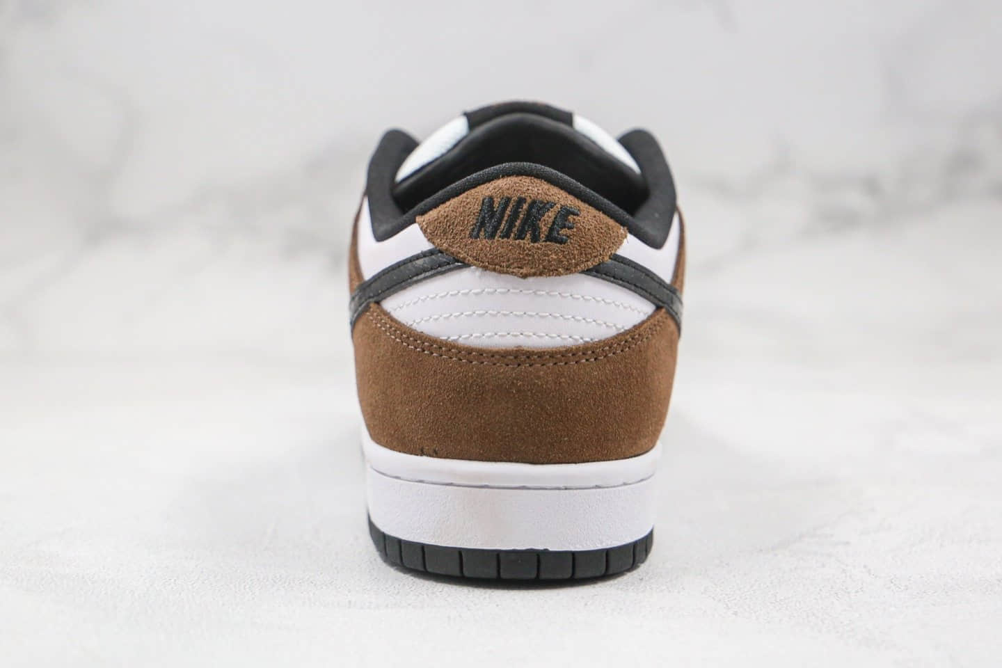 耐克Nike SB Dunk Low SP Trail End Brown纯原版本低帮SB DUNK棕白色蛇纹板鞋内置后跟Zoom气垫 货号：304292-102