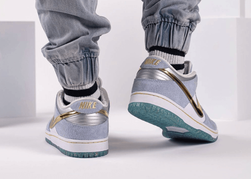 金钩+金粉外底!Sean Cliver x Nike SB Dunk Low上脚好看翻了! 货号:DC9936-100