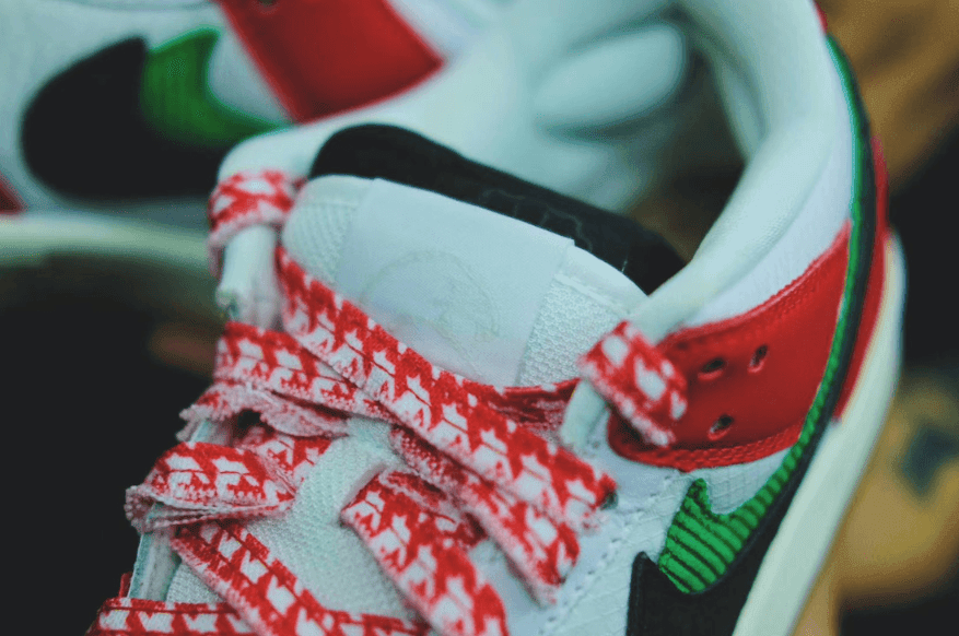 芝加哥配色+双钩+鸳鸯鞋舌!Frame Skate x Nike SB Dunk最新美照释出! 货号:CT2550-600