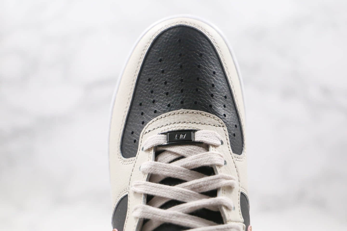 耐克Nike Air Force 1 Swoosh纯原版本高帮空军一号米白黑红色板鞋原鞋开模一比一打造 货号：DB5080-100