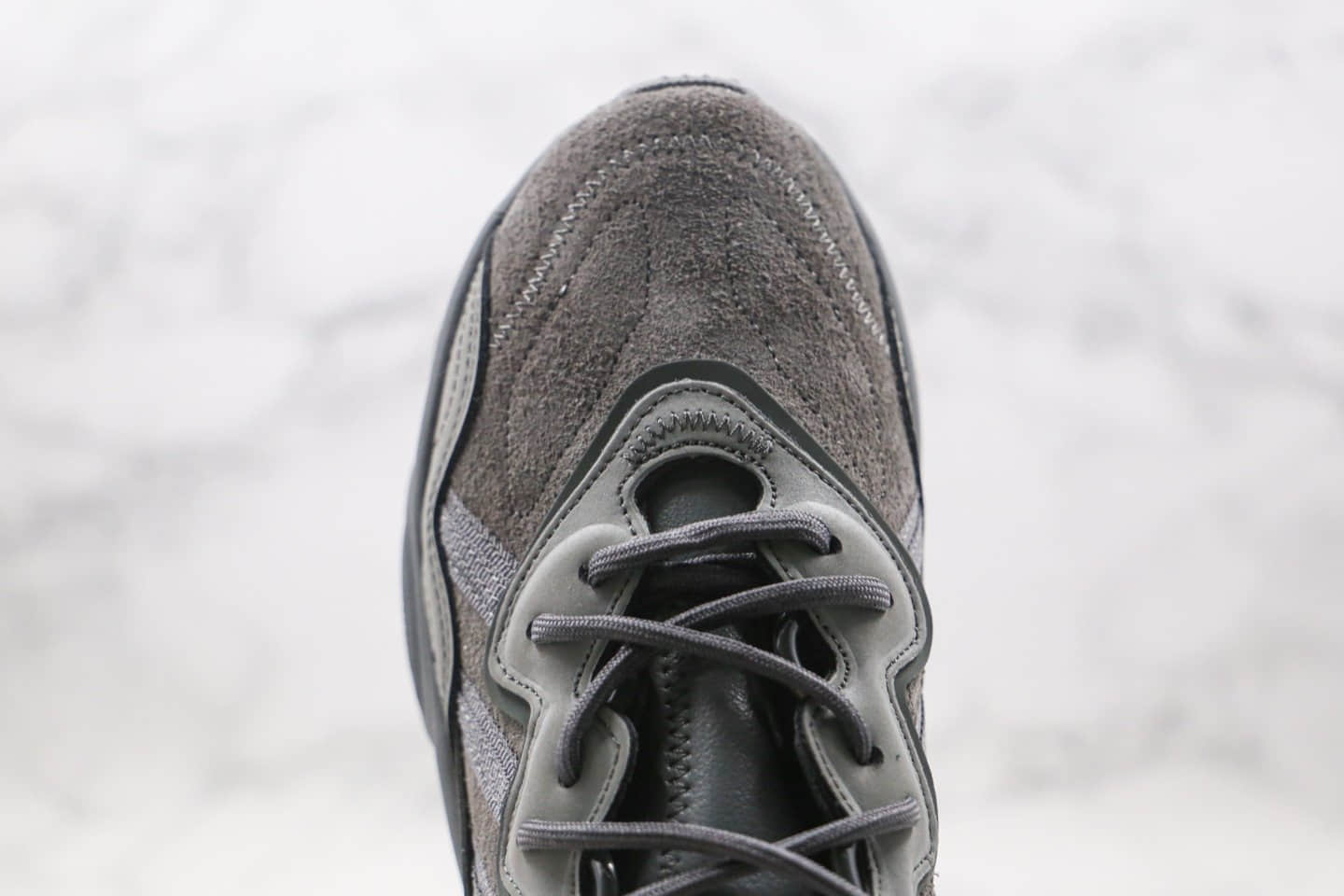 阿迪达斯adidas Originals Ozweego公司级版本简版椰子水管老爹鞋深灰色原纸版开发 货号：EG0547