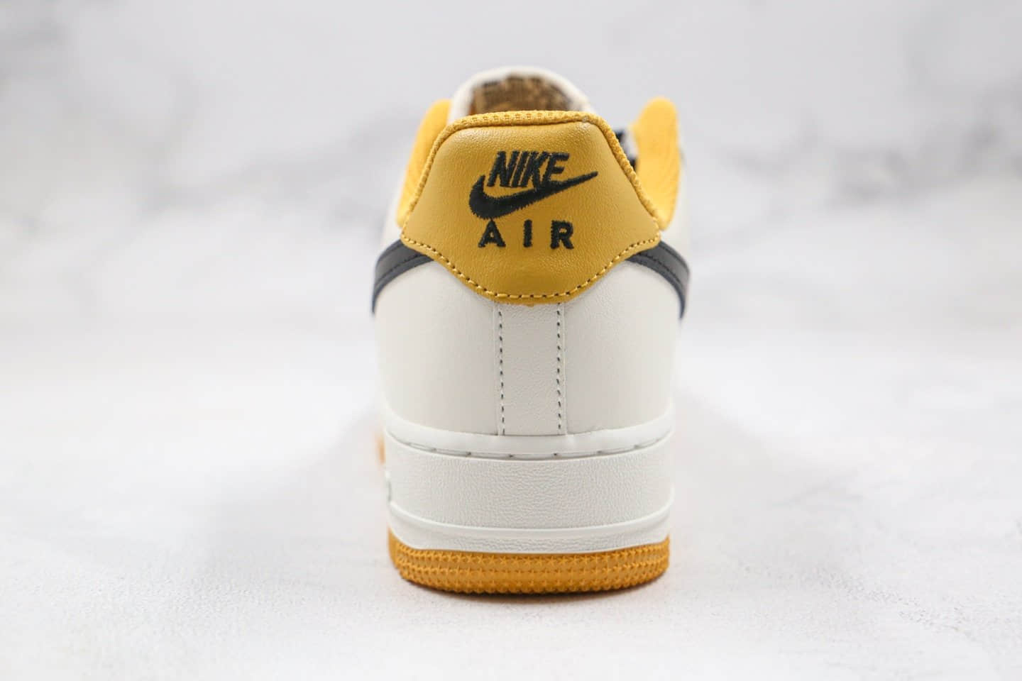 耐克Nike Air Force1纯原版本低帮AF1空军一号米白黑黄色内置气垫 货号:AQ4134-604