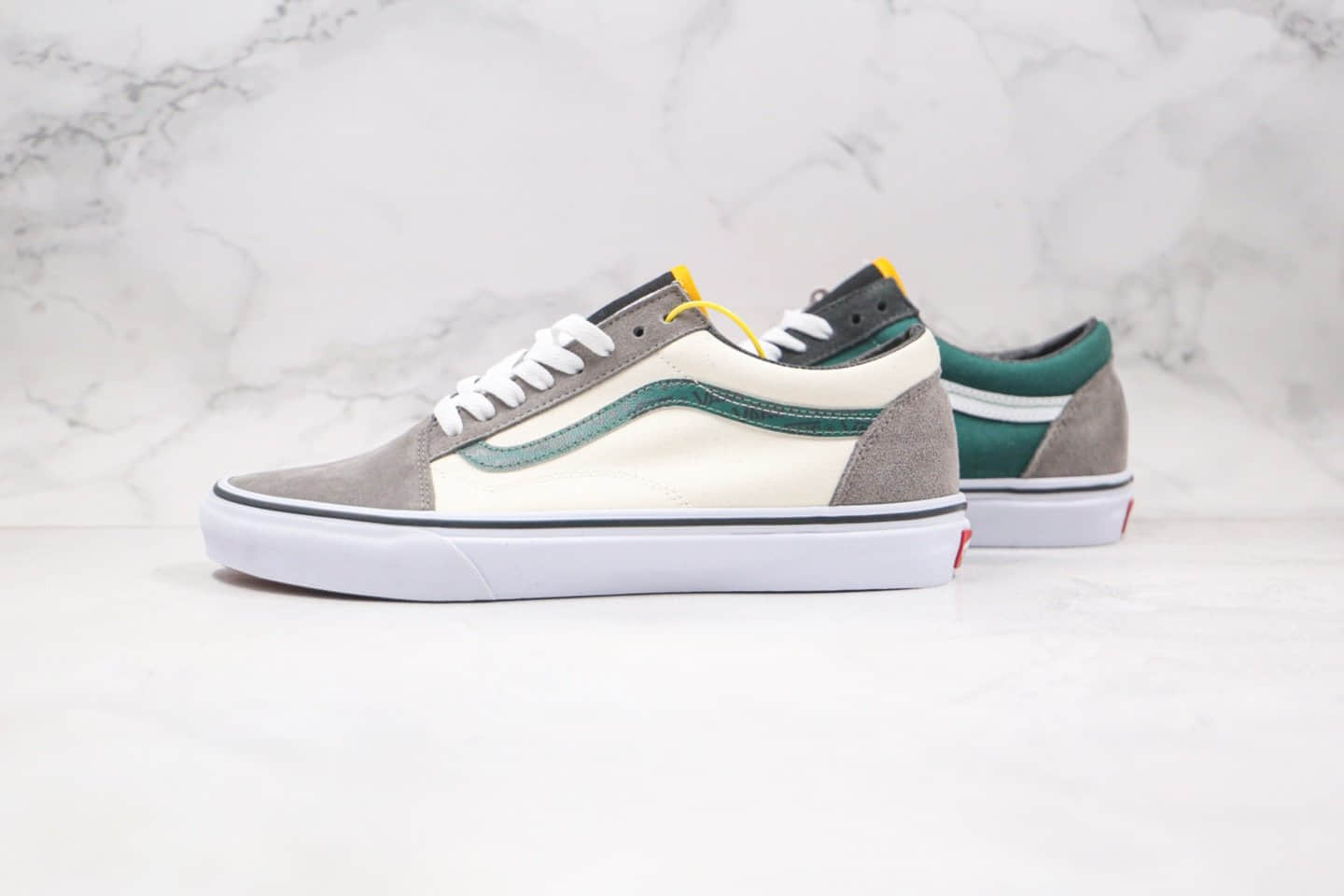 万斯Vans Old Skool纯原版本低帮白灰绿色鸳鸯硫化麂皮板鞋原盒原标 货号:VN0A4BV51lB