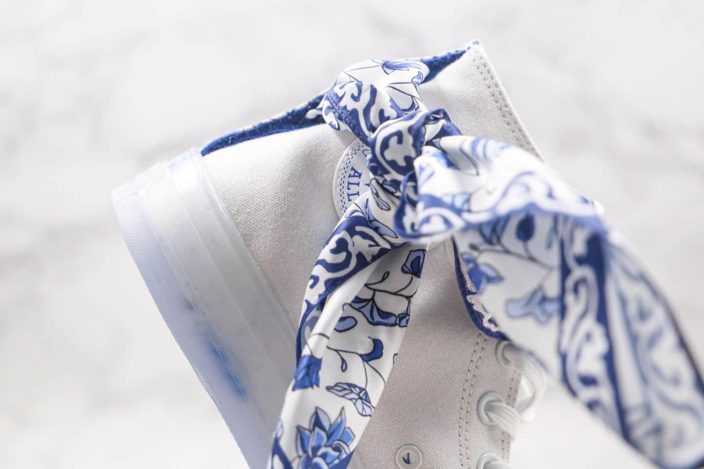 匡威Converse Chuck Taylor All Star 1970s x 张艺兴联名公司级版本高帮1970s帆布鞋印花丝巾白色青花瓷原鞋开模 货号:170624C