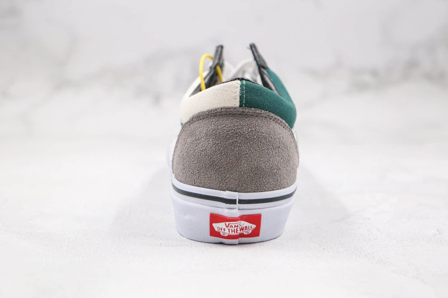 万斯Vans Old Skool纯原版本低帮白灰绿色鸳鸯硫化麂皮板鞋原盒原标 货号:VN0A4BV51lB