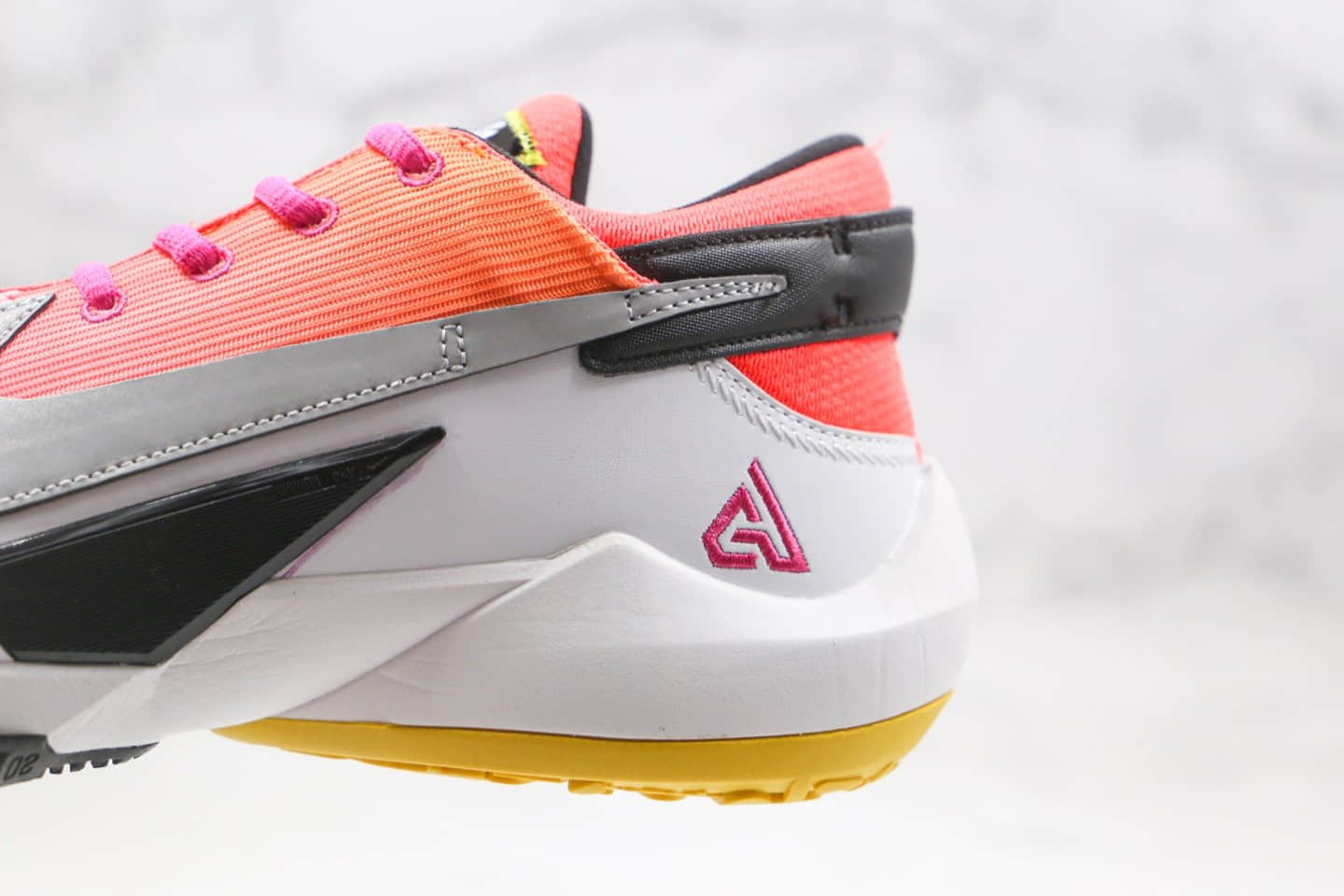耐克Nike Zoom Freak 2纯原版本字母哥二代实战篮球鞋白橙粉色内置气垫原盒原标 货号:DB4738-600