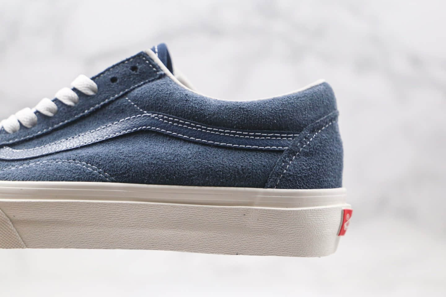 万斯Vans Vault OG Old Skool LX公司级版本低帮余文乐同款蓝色麂皮湖水蓝硫化板鞋原厂硫化大底内置钢印