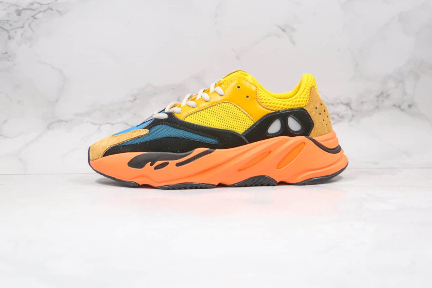 阿迪达斯Adidas YEEZY 700纯原版本复古椰子700老爹鞋黄橙色内置巴斯夫爆米花大底缓震 货号:FW2496