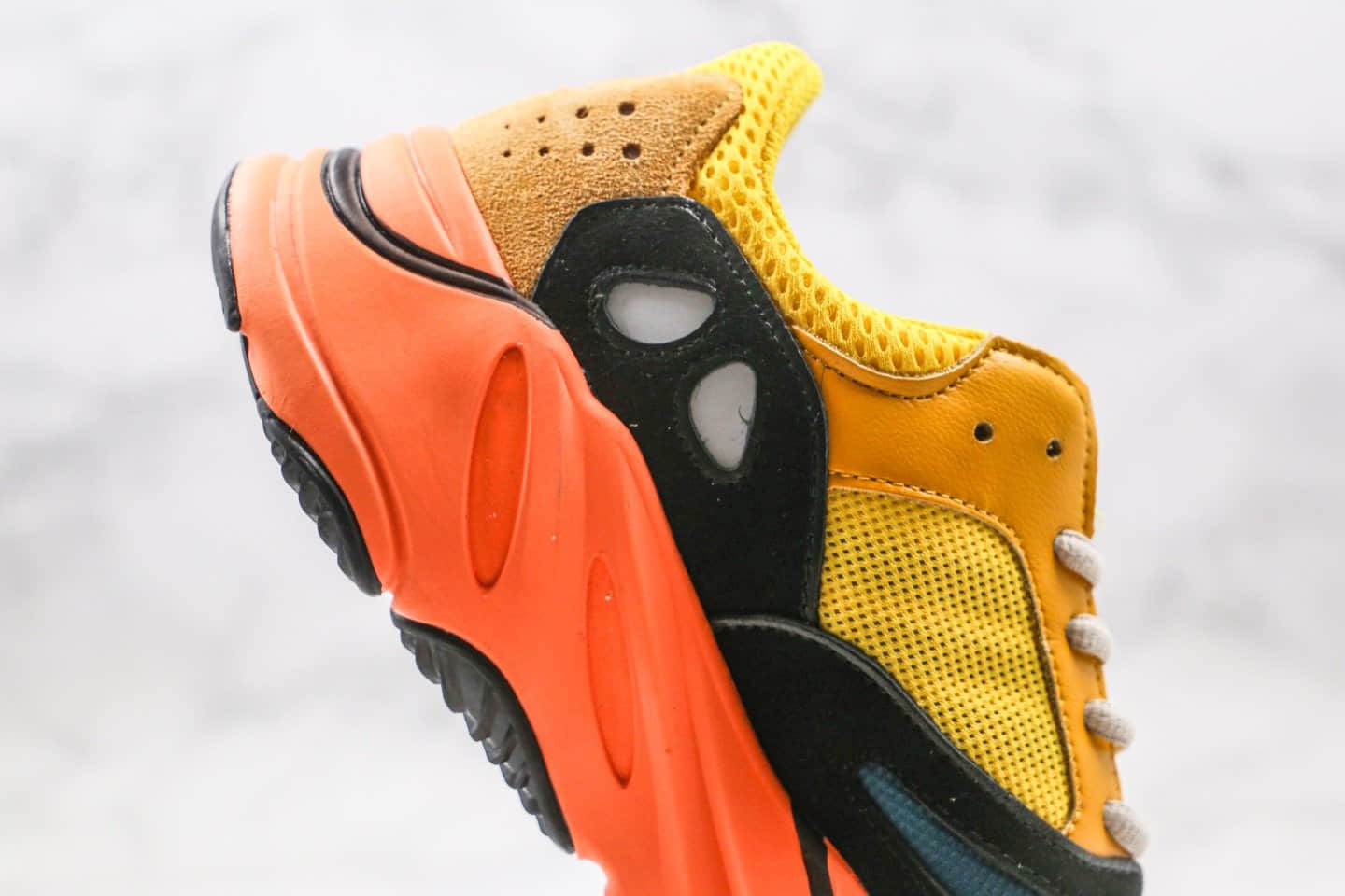 阿迪达斯Adidas YEEZY 700纯原版本复古椰子700老爹鞋黄橙色内置巴斯夫爆米花大底缓震 货号:FW2496