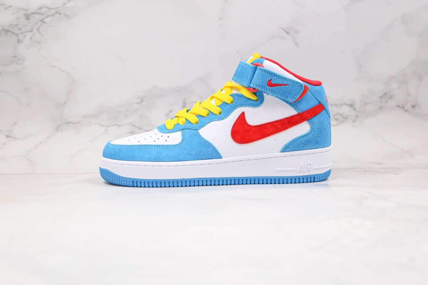 耐克Nike Air Force 1 MID纯原版本中帮空军一号哆啦A梦联名款白红蓝黄色板鞋内置气垫 货号:DK1288-600