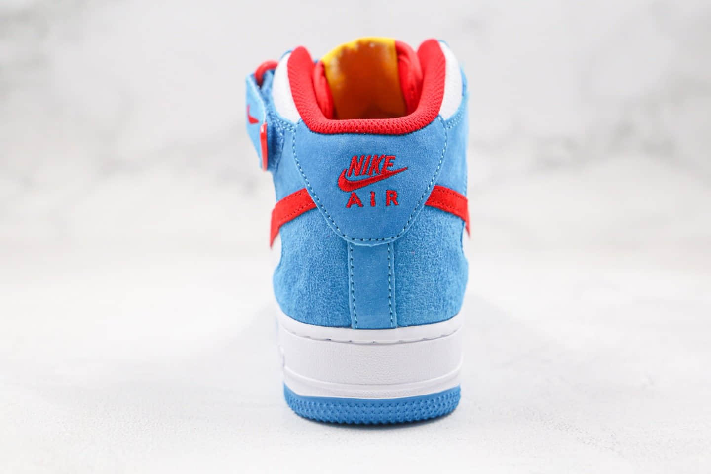 耐克Nike Air Force 1 MID纯原版本中帮空军一号哆啦A梦联名款白红蓝黄色板鞋内置气垫 货号:DK1288-600