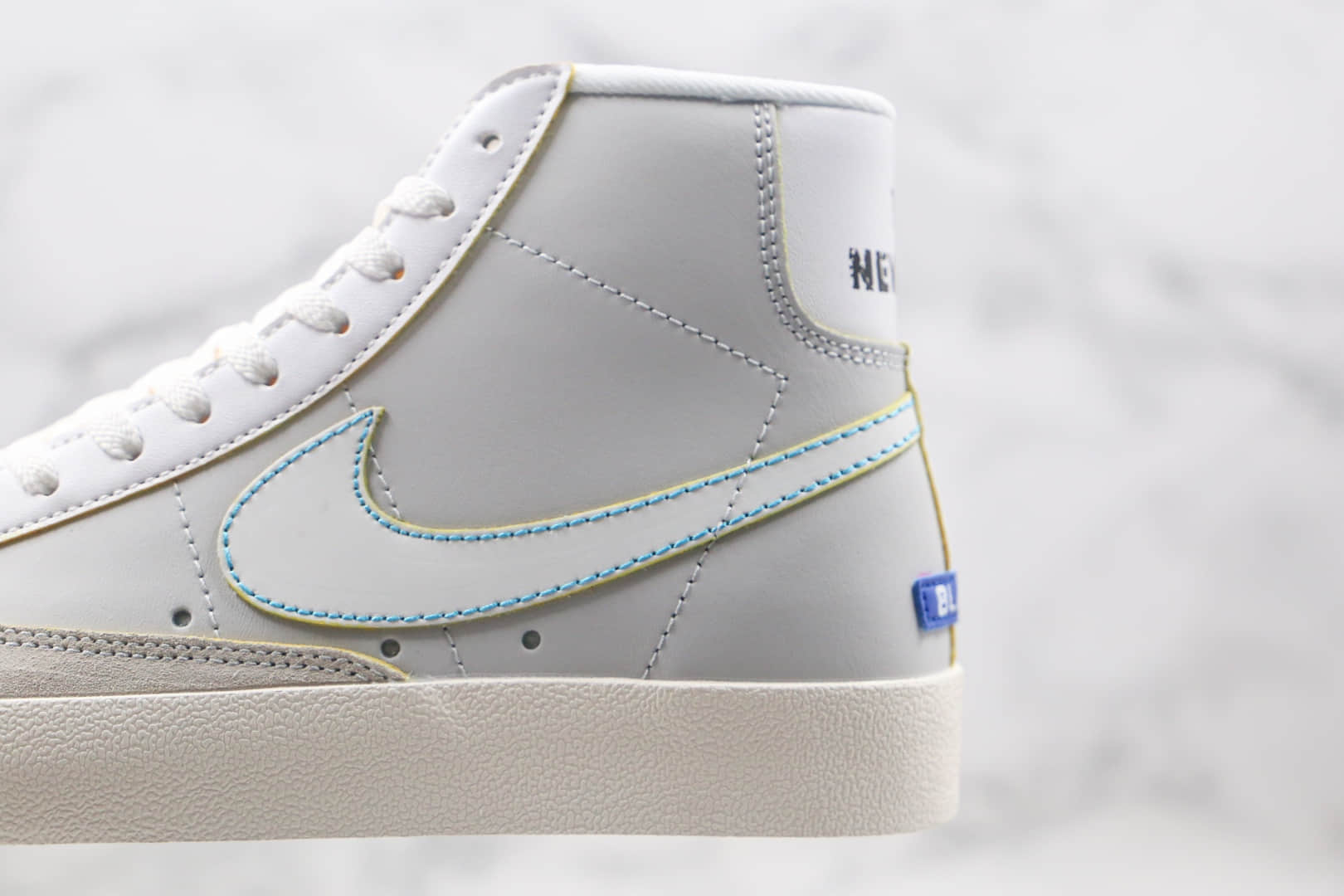 耐克Nike Blazer Mid '77 Label Maker纯原版本中帮开拓者刮刮乐开口笑板鞋鞋面正确可撕 货号:DC5203-100