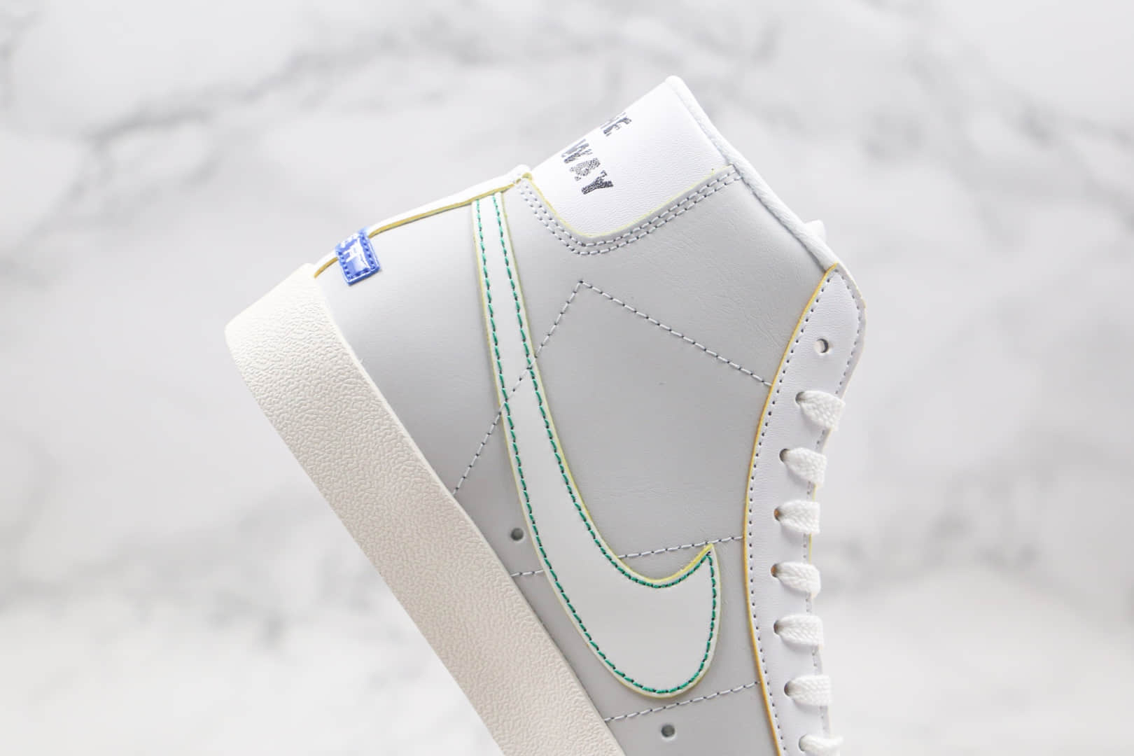耐克Nike Blazer Mid '77 Label Maker纯原版本中帮开拓者刮刮乐开口笑板鞋鞋面正确可撕 货号:DC5203-100