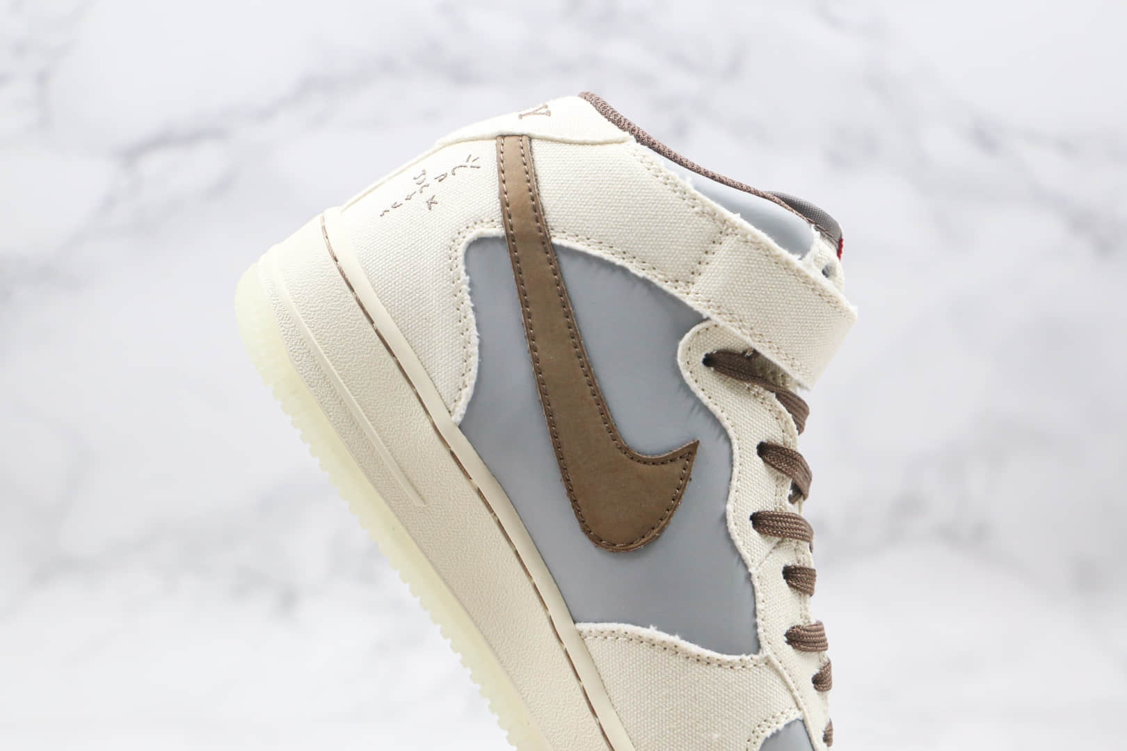 耐克Nike Air Force1 Mid x Playstation x Nike Travis Scott三方联名款纯原版本中帮空军一号倒钩板鞋内置气垫 货号:BQ5028-202