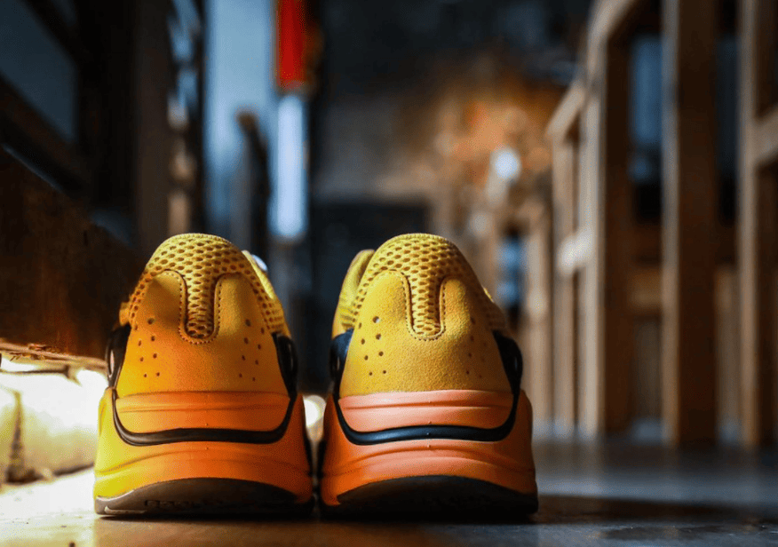 全新Yeezy 700太阳配色最新实物释出!1月23日发售!