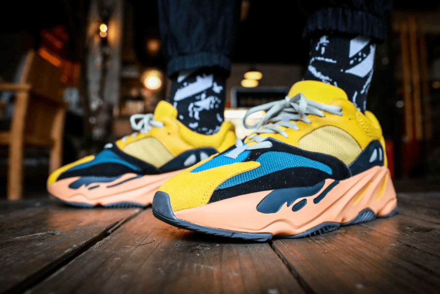 全新Yeezy 700太阳配色最新实物释出!1月23日发售!