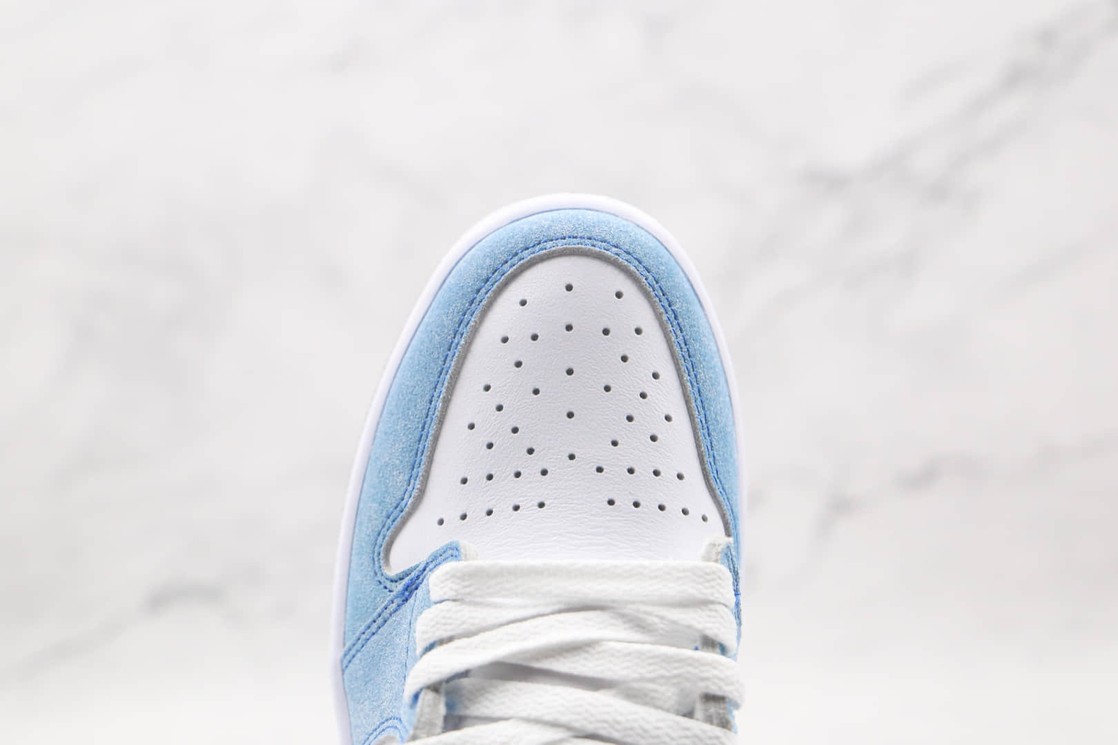 乔丹Air Jordan 1 Hyper Royal纯原版本高帮AJ1麂皮白蓝色篮球鞋正确后跟定型原盒原标 货号：555088-402