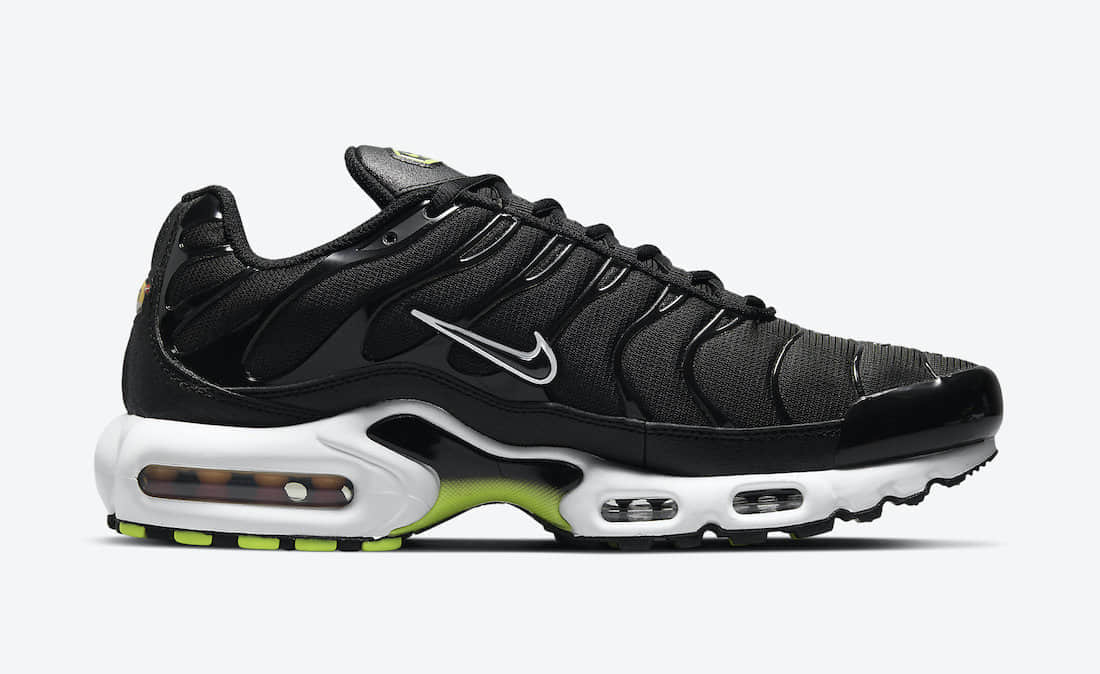 Nike Air Max Plus新配色曝光!侧身涂鸦+银边Swoosh有点酷! 货号:DJ6876-001
