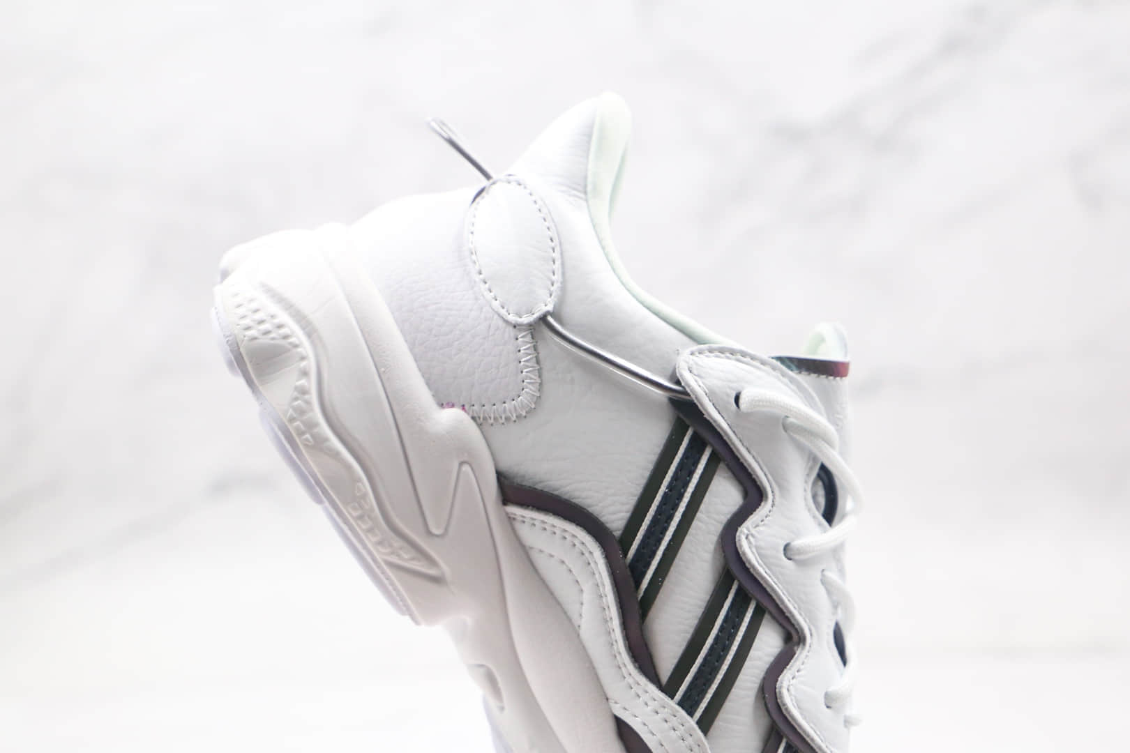 阿迪达斯Adidas Ozweego 2021纯原版本复古水管皮面镭射紫反光白紫老爹鞋原楦头纸板打造 货号:FZ0037