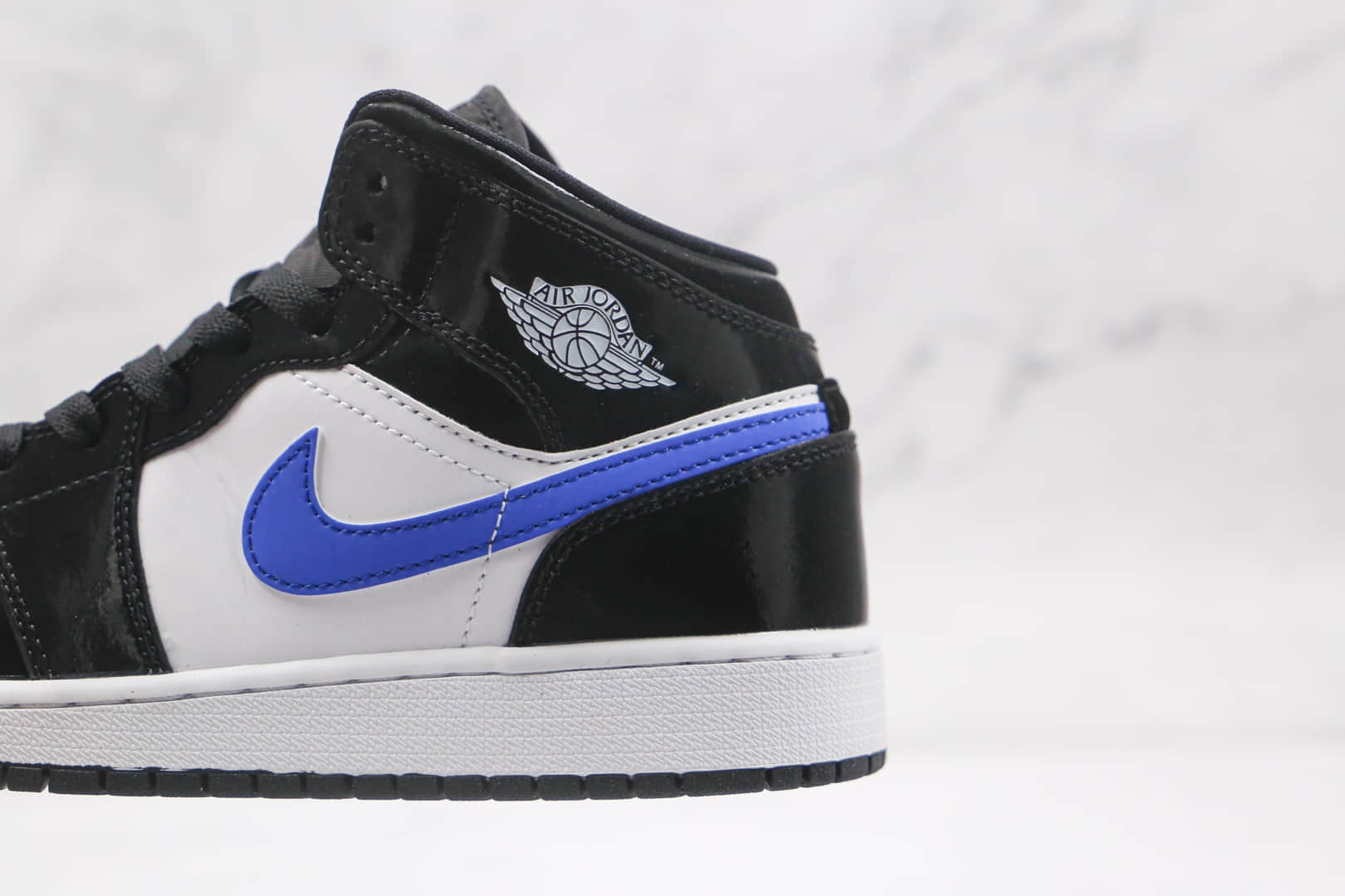 乔丹Air Jordan 1 Mid “Astronomy Blue”纯原版本中帮AJ1黑白蓝色蓝熊猫原鞋开模 货号:554725-084