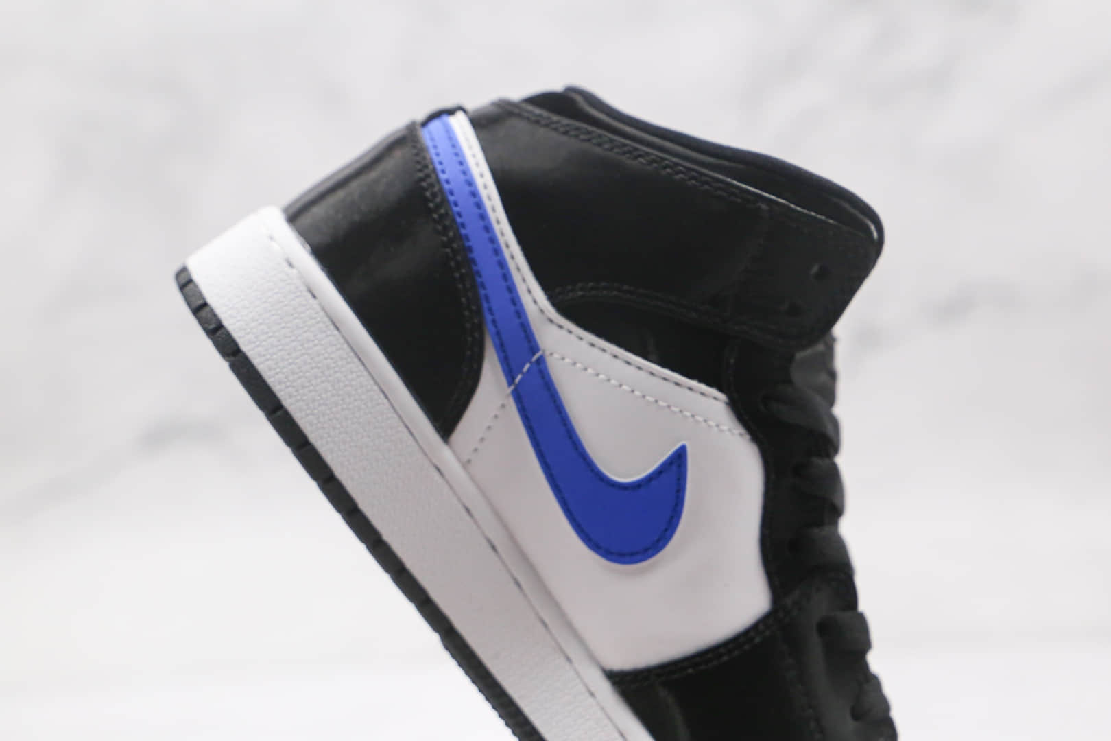 乔丹Air Jordan 1 Mid “Astronomy Blue”纯原版本中帮AJ1黑白蓝色蓝熊猫原鞋开模 货号:554725-084
