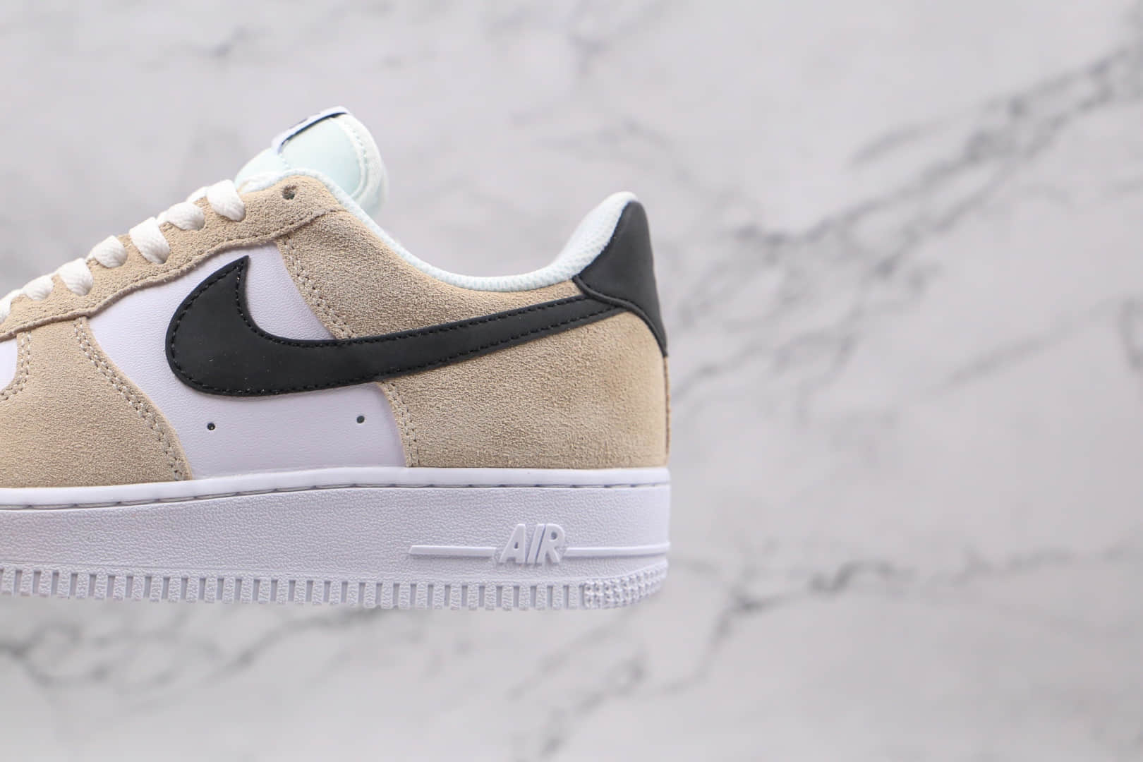 耐克Nike Air Force 1 HO20 BG纯原版本低帮空军一号奶茶白黑色板鞋内置气垫原盒原标 货号:BQ8988-100