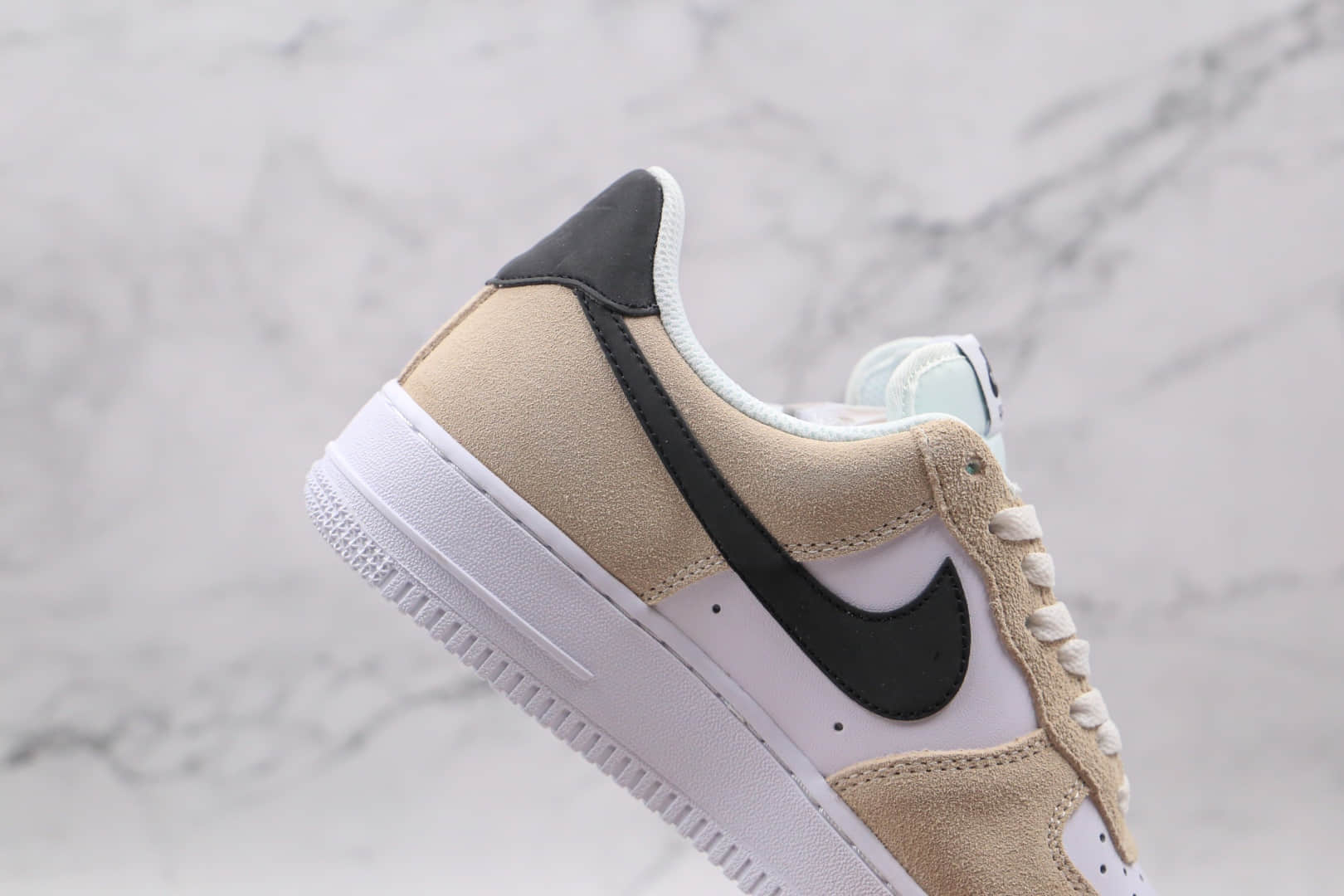 耐克Nike Air Force 1 HO20 BG纯原版本低帮空军一号奶茶白黑色板鞋内置气垫原盒原标 货号:BQ8988-100