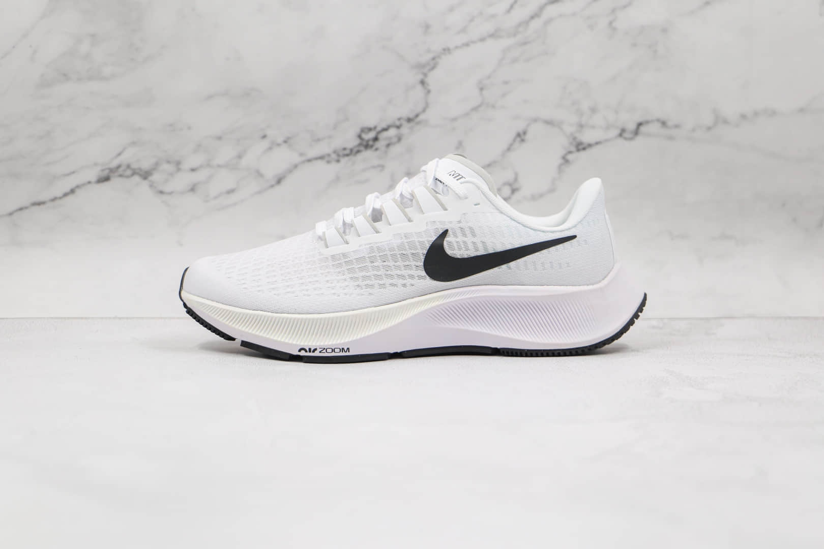 耐克Nike Air Zoom Pegasus 37纯原版本登月37代全白黑勾慢跑鞋原盒原标 货号:BQ9646-100