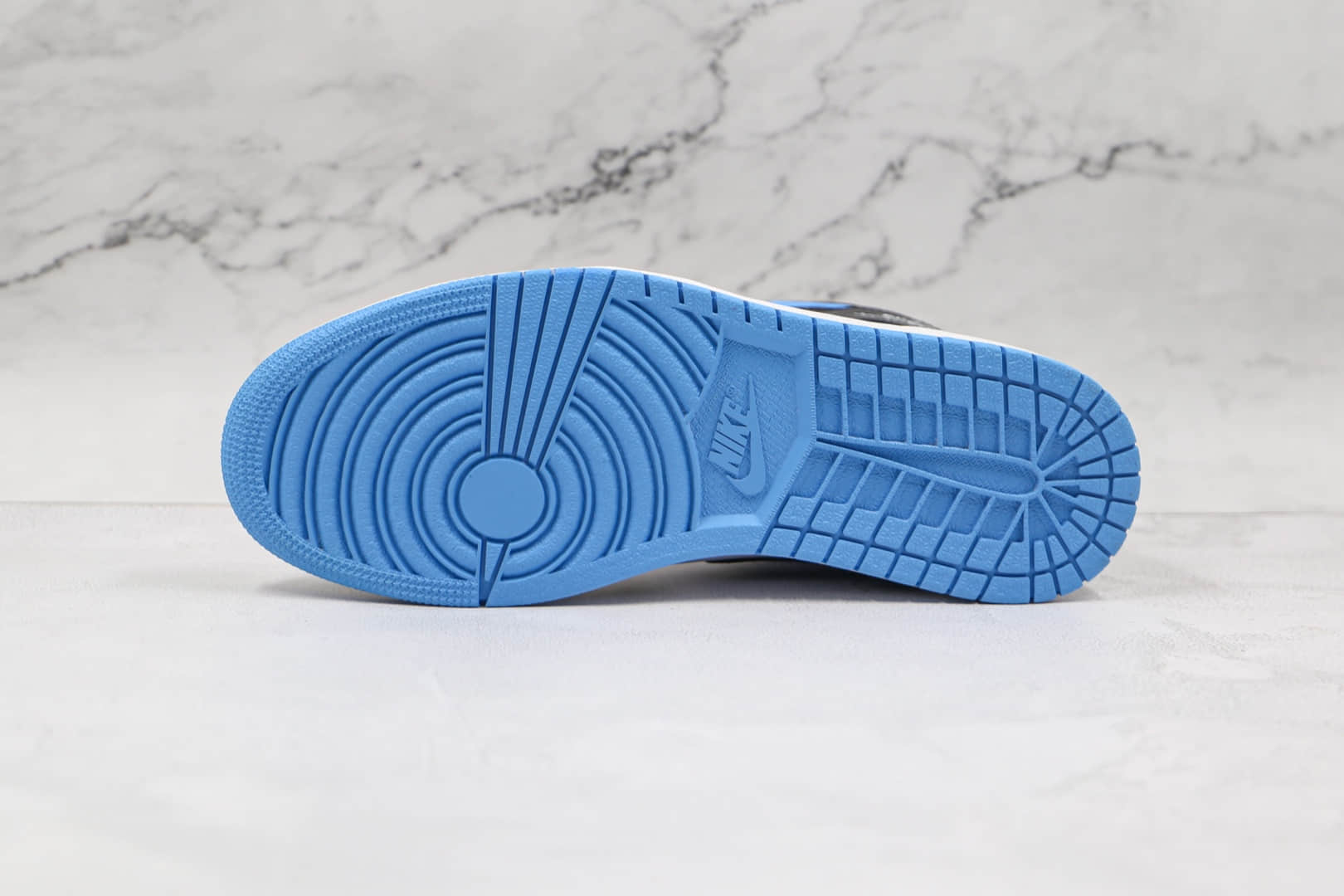 乔丹Air Jordan 1 Mid SE GS纯原版本中帮AJ1皇家蓝原楦头纸板打造 货号:BQ6472-102