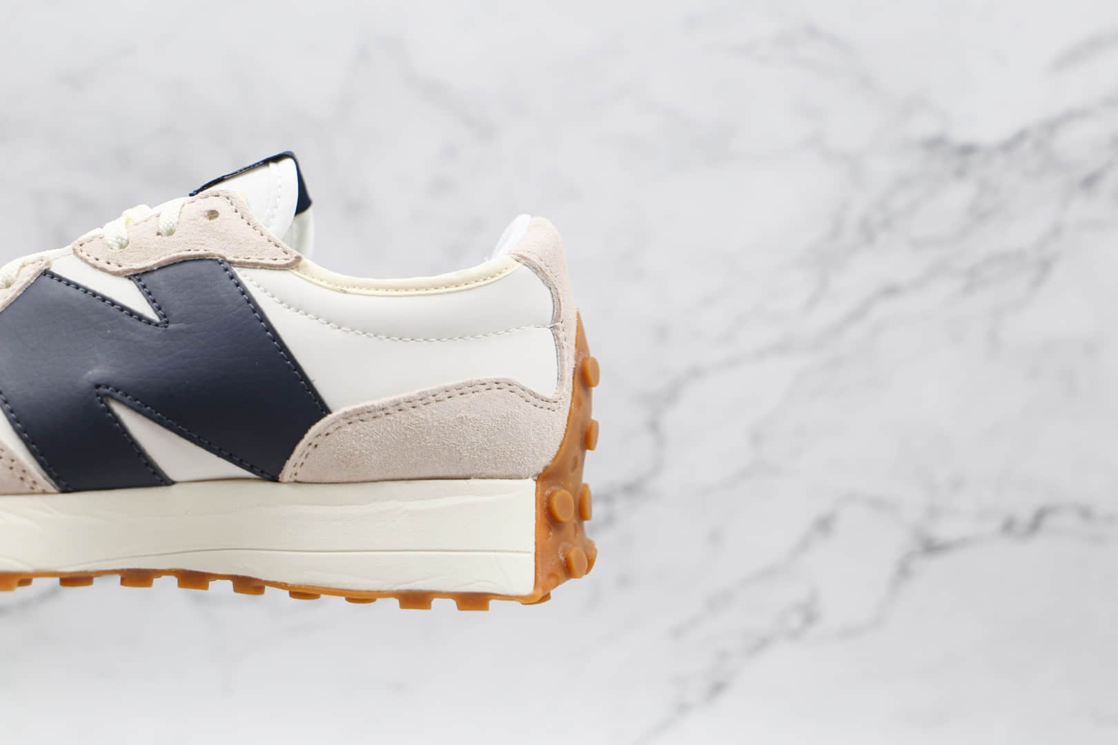 新百伦New Balance 327纯原版本复古慢跑鞋NB327白黑色原盒原标 货号:WS327KB