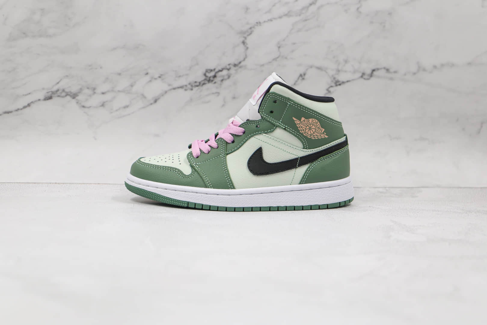 乔丹Air Jordan 1 Mid SE Dutch Green纯原版本中帮AJ1白绿粉板鞋原档案数据开发 货号:CZ0774-300