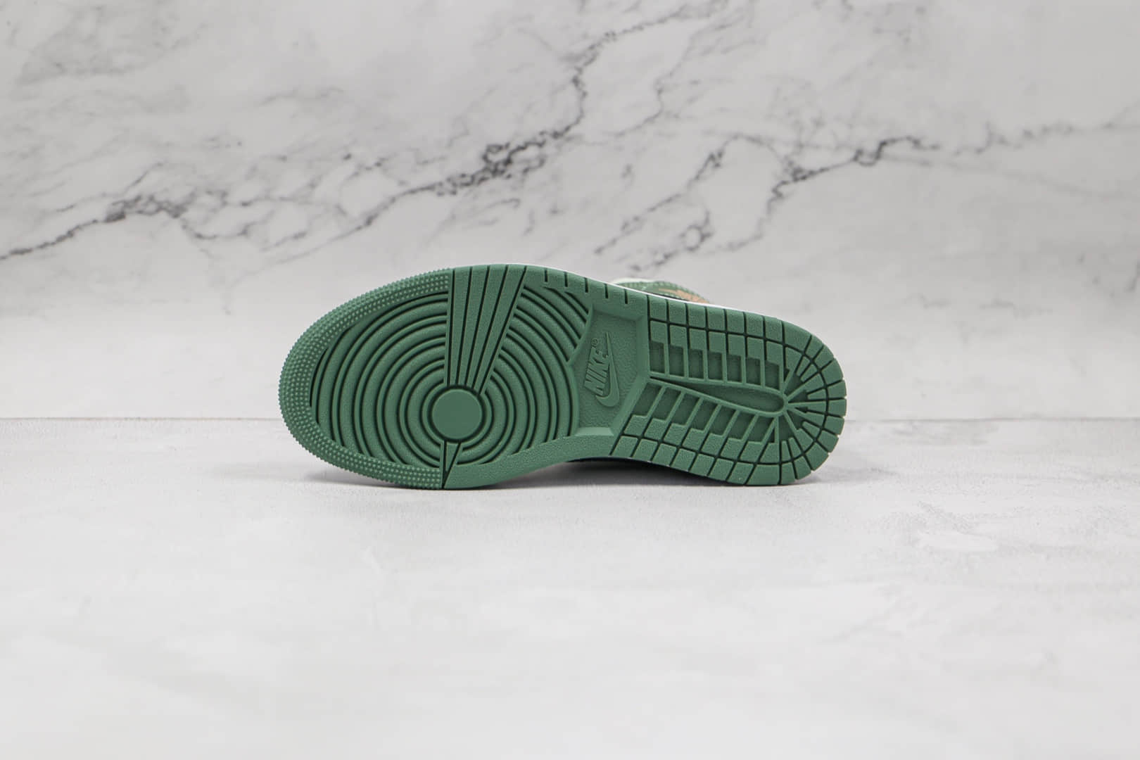 乔丹Air Jordan 1 Mid SE Dutch Green纯原版本中帮AJ1白绿粉板鞋原档案数据开发 货号:CZ0774-300