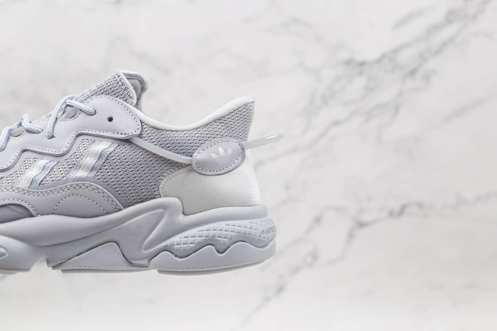 阿迪达斯Adidas OZWEEGO2020纯原版本三叶草3M灰蓝色水管老爹鞋原盒原标 货号:Q46166