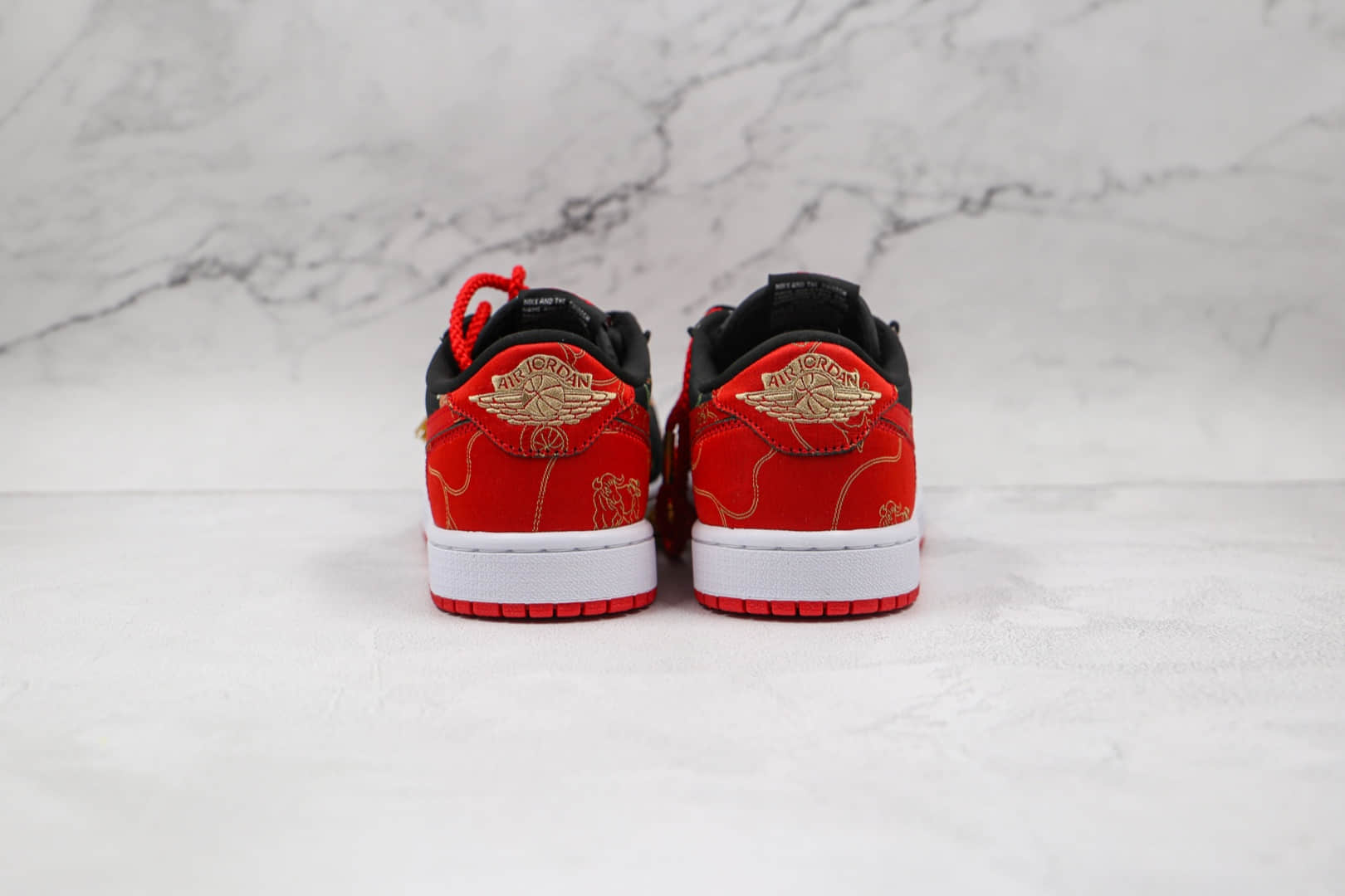 乔丹Air Jordan 1 Low CNY纯原版本低帮AJ1牛年限定黑红色板鞋原盒原标 货号:DD2233-001