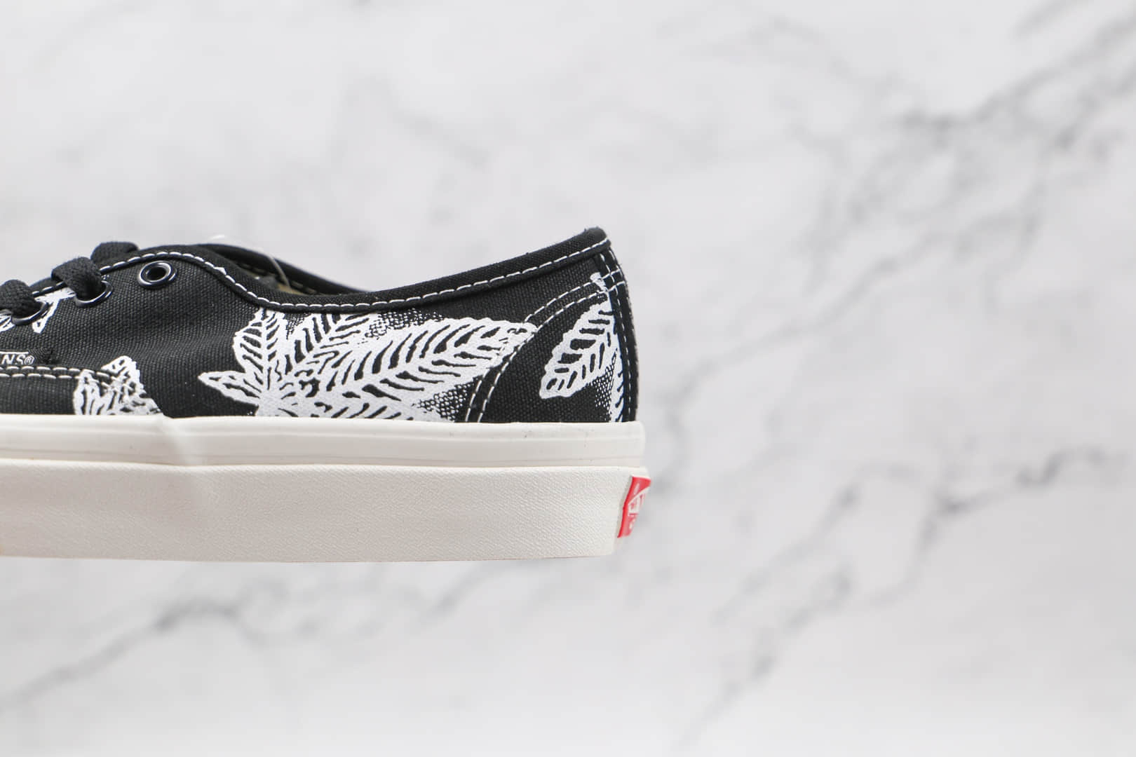 万斯Vans Vault OG Authentic LX公司级版本低帮麻叶黑白色硫化帆布鞋原楦头纸板打造