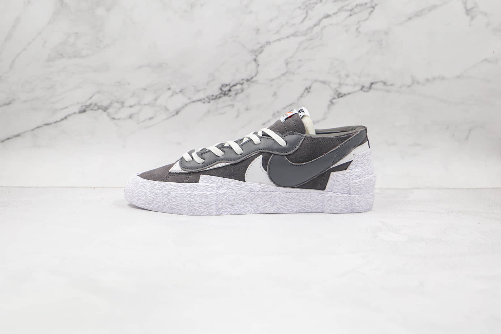 耐克sacai x Nike blazer low“Dark Grey ”纯原版本联名开拓者双钩低帮解构板鞋灰白色正确硫化工艺 货号:DD1877-002