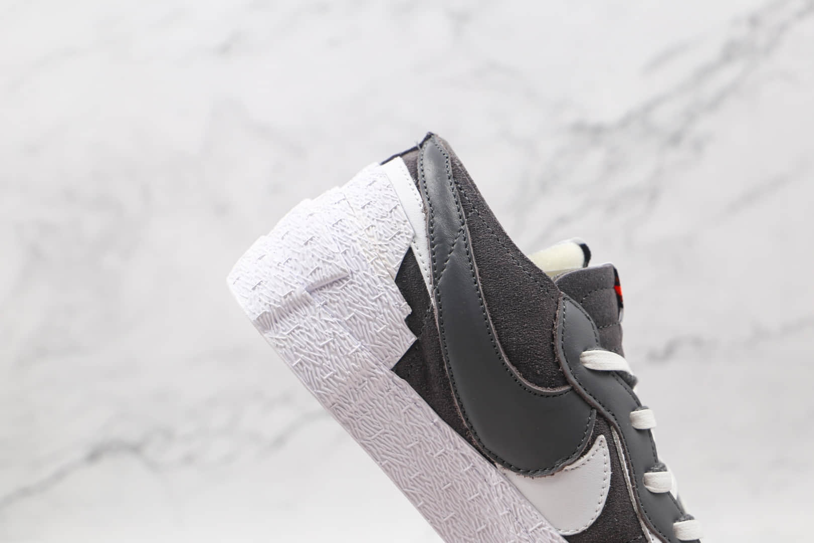 耐克sacai x Nike blazer low“Dark Grey ”纯原版本联名开拓者双钩低帮解构板鞋灰白色正确硫化工艺 货号:DD1877-002