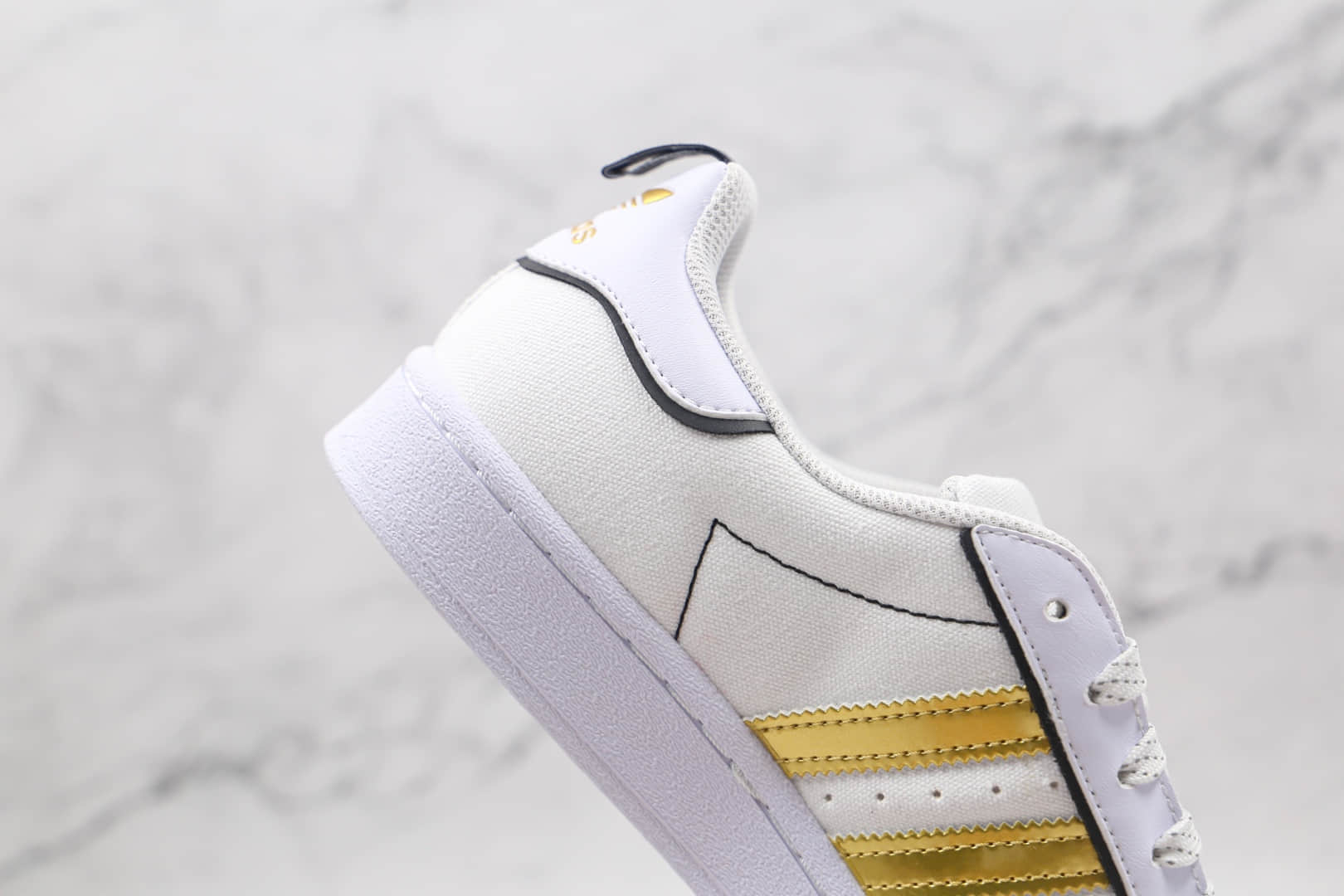 阿迪达斯adidas Originals Superstar纯原版本三叶草贝壳头板鞋白金色区别市面通货 货号：GX7915