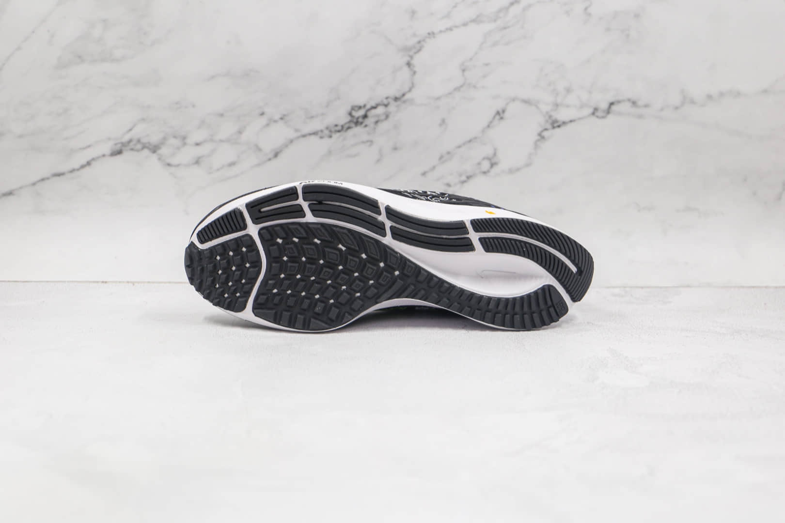 耐克Nike Air Zoom Pegasus 38纯原版本登月38代黑色涂鸦慢跑鞋原档案数据开发 货号:DM3274-001