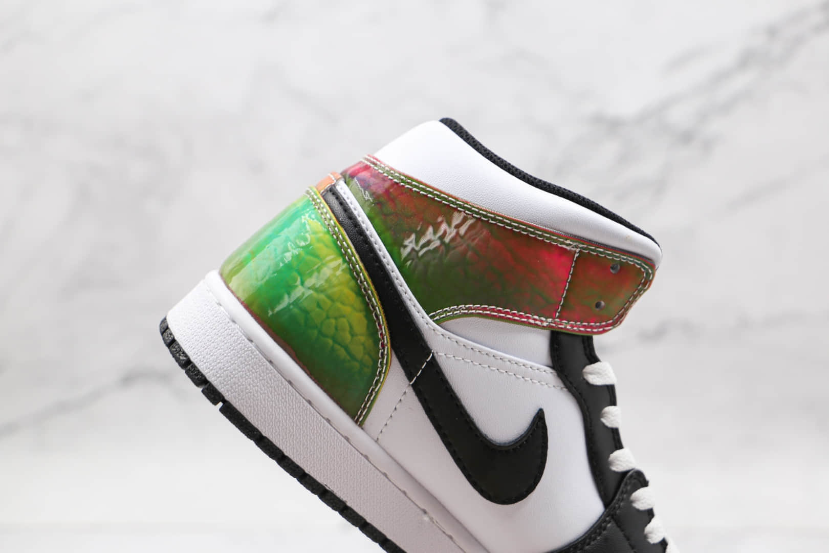 乔丹Air Jordan 1 Mid heat-reactive纯原版本中帮AJ1黑白炫彩热成像镭射炫彩尾板鞋原盒原标 货号:DM7802-100